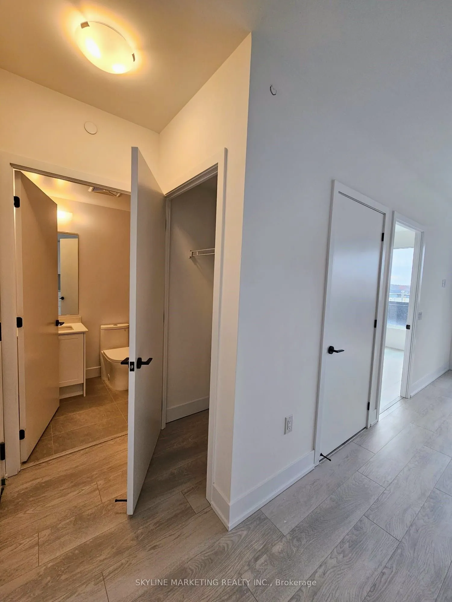2450 Old Bronte Road, #240