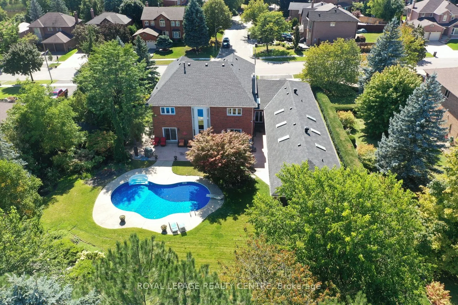 102 Kenpark Avenue