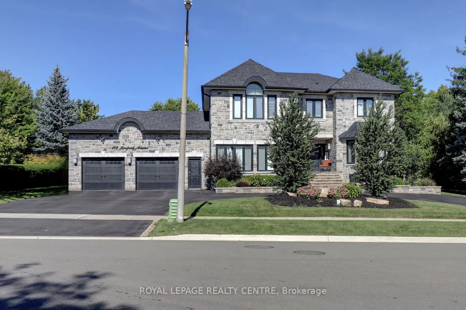 102 Kenpark Avenue
