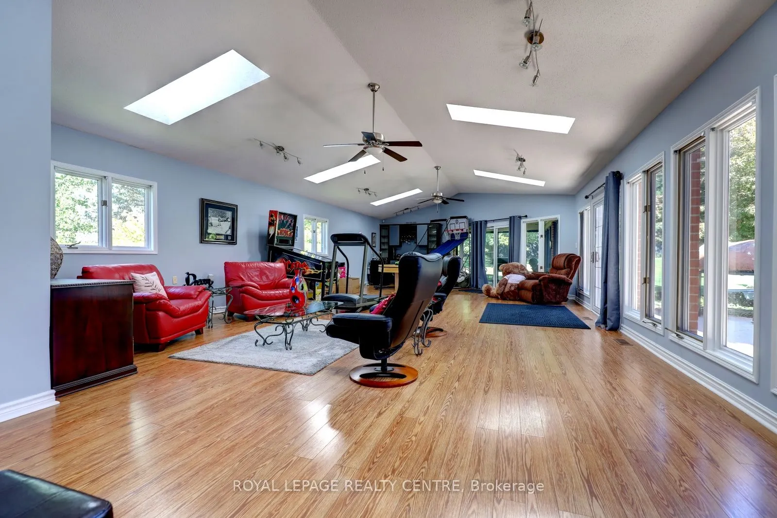 102 Kenpark Avenue