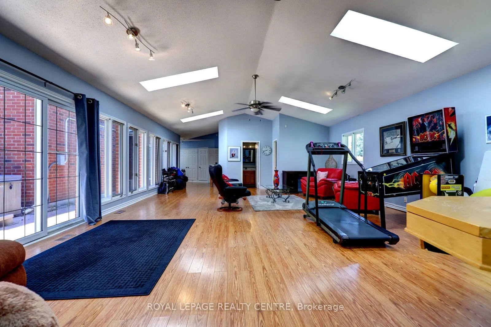 102 Kenpark Avenue
