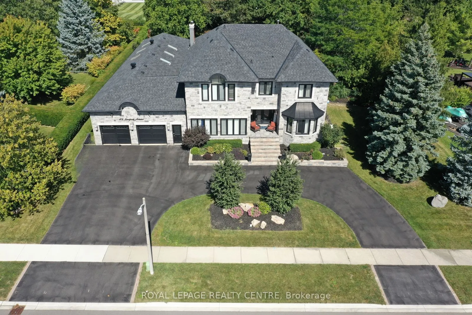 102 Kenpark Avenue