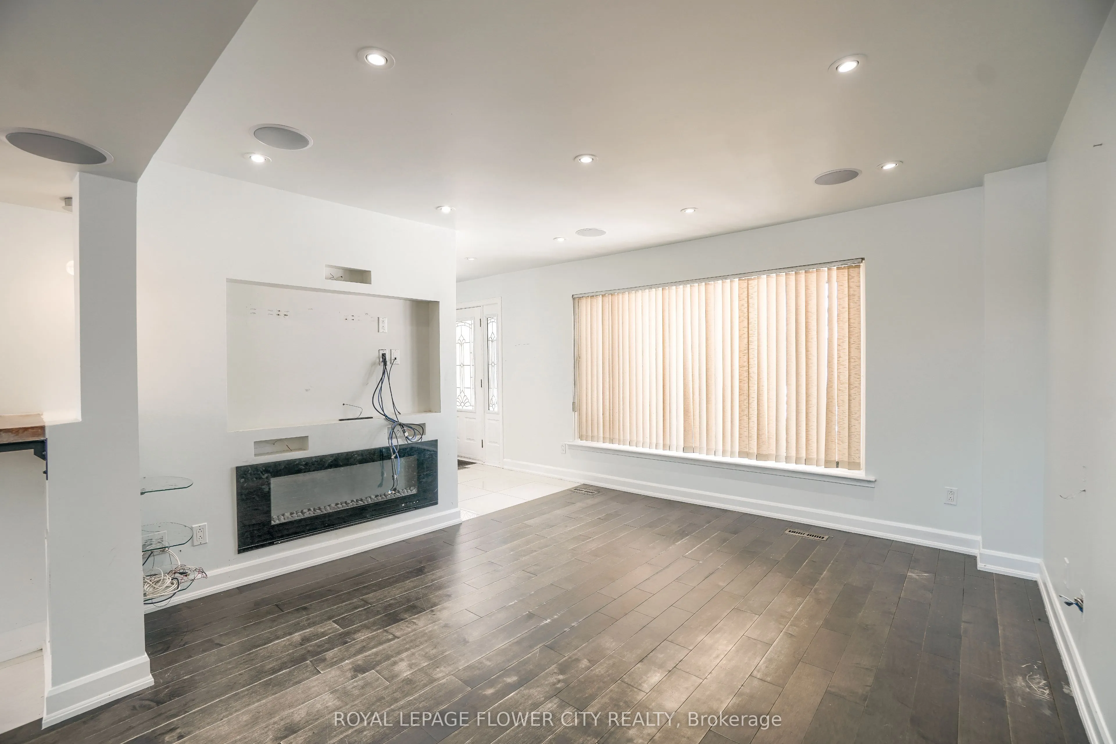 12 Gondola Crescent, #Main Floor