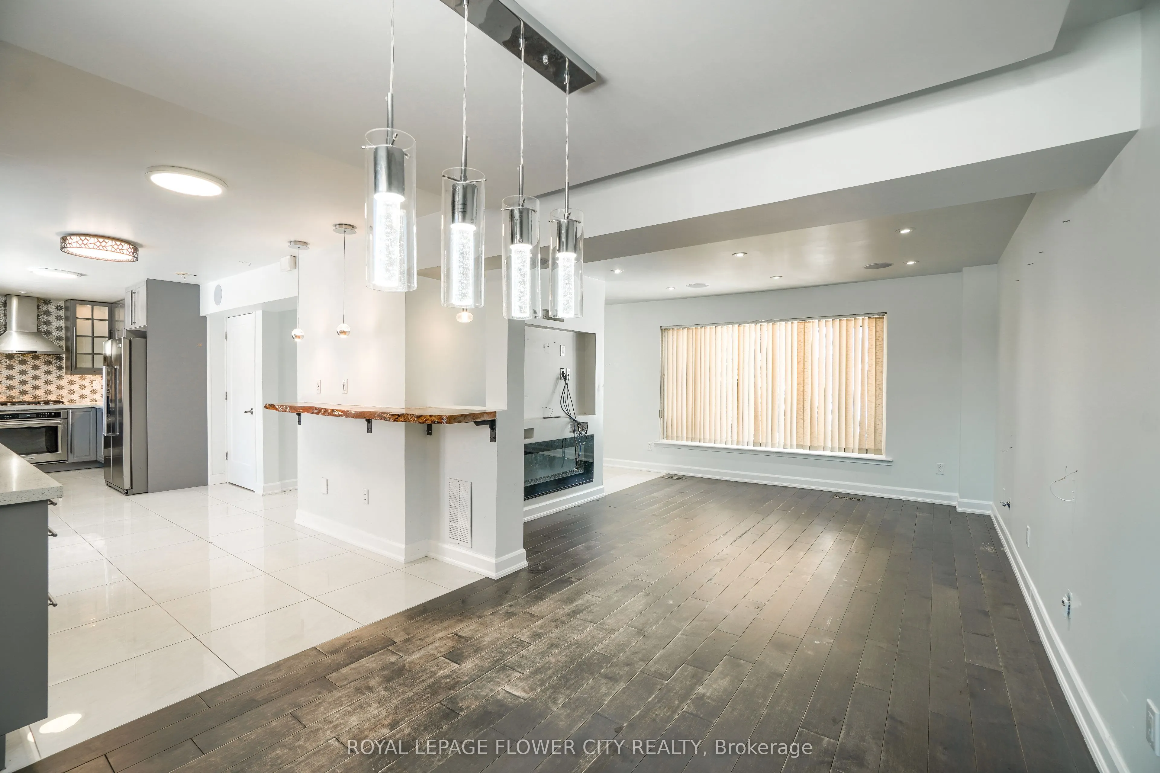 12 Gondola Crescent, #Main Floor