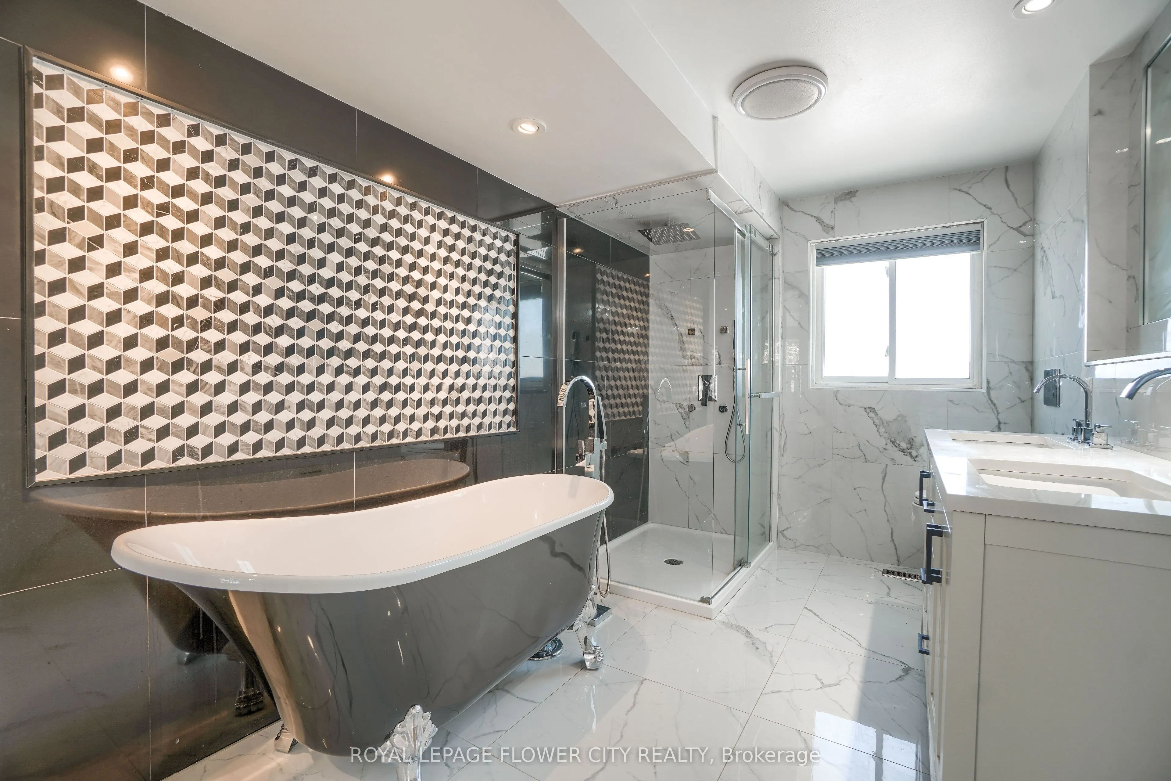 12 Gondola Crescent, #Main Floor