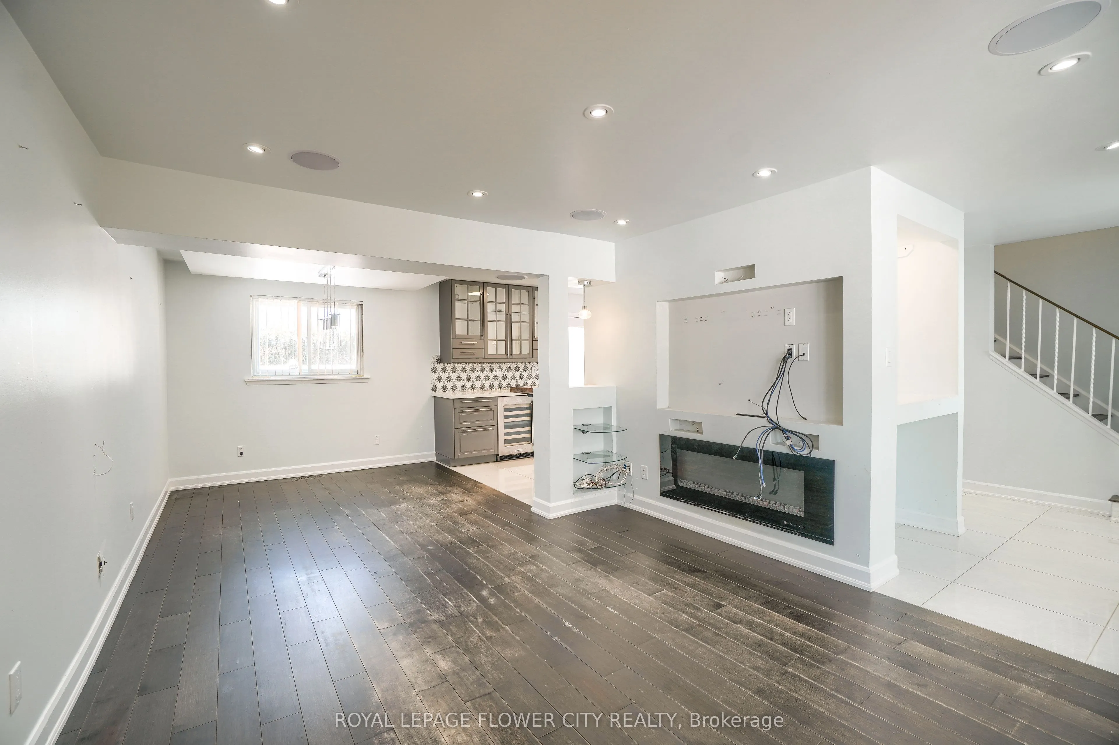 12 Gondola Crescent, #Main Floor
