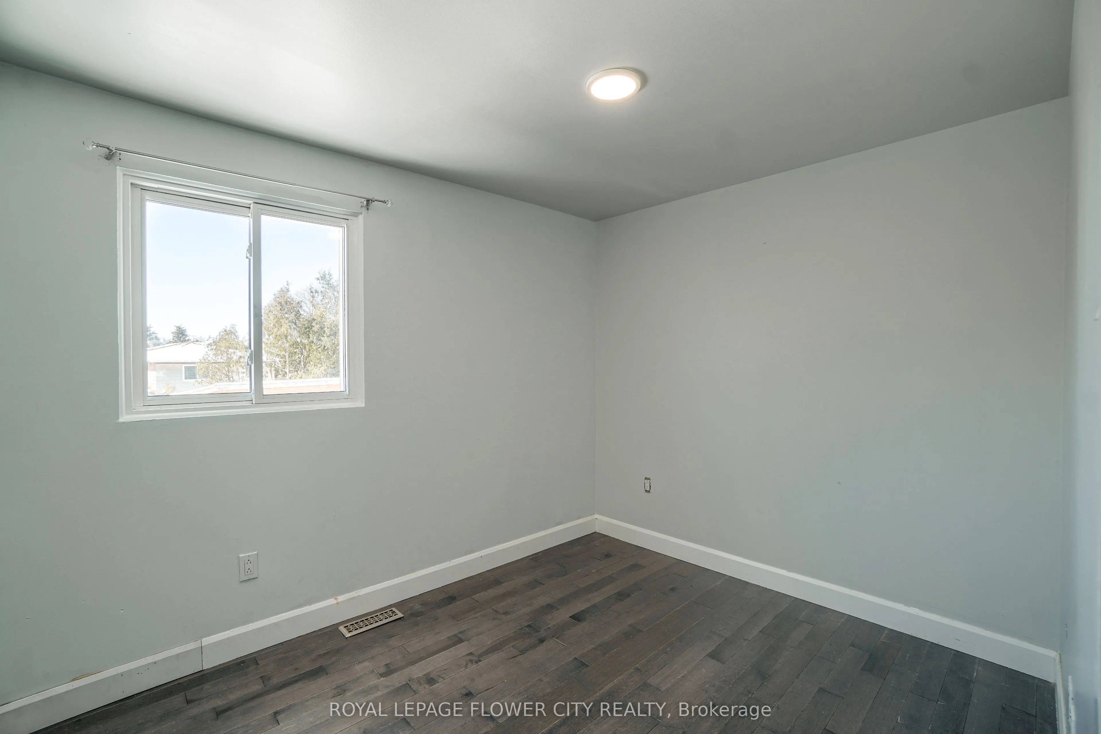 12 Gondola Crescent, #Main Floor