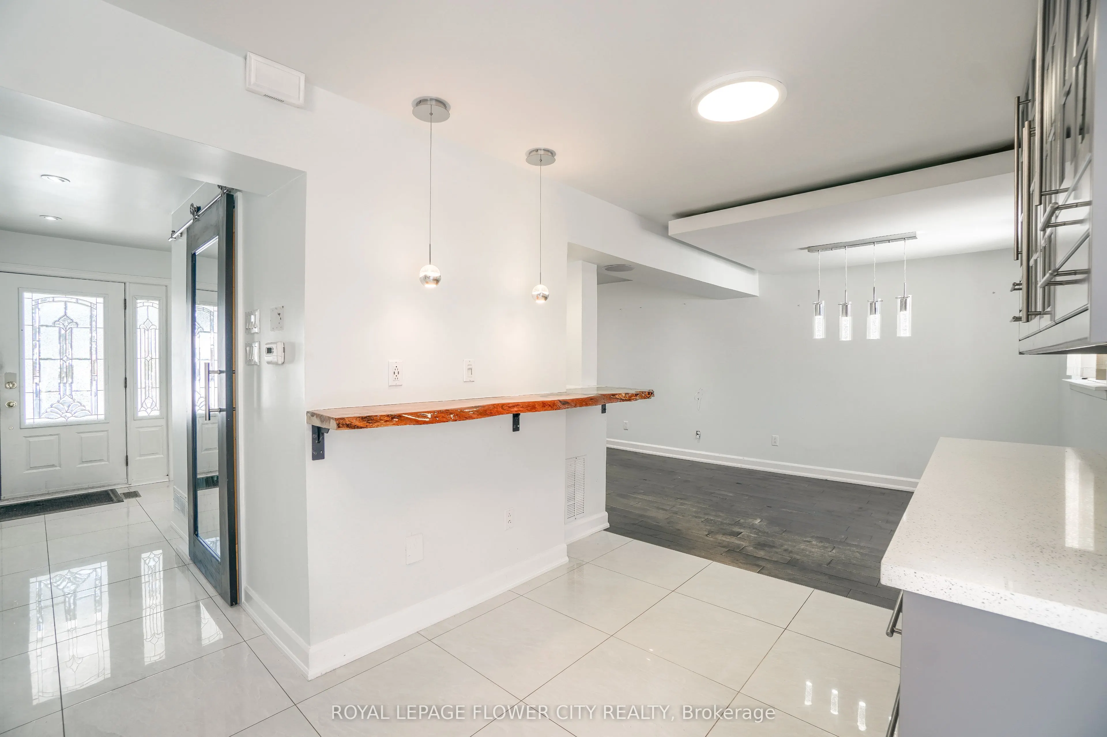 12 Gondola Crescent, #Main Floor