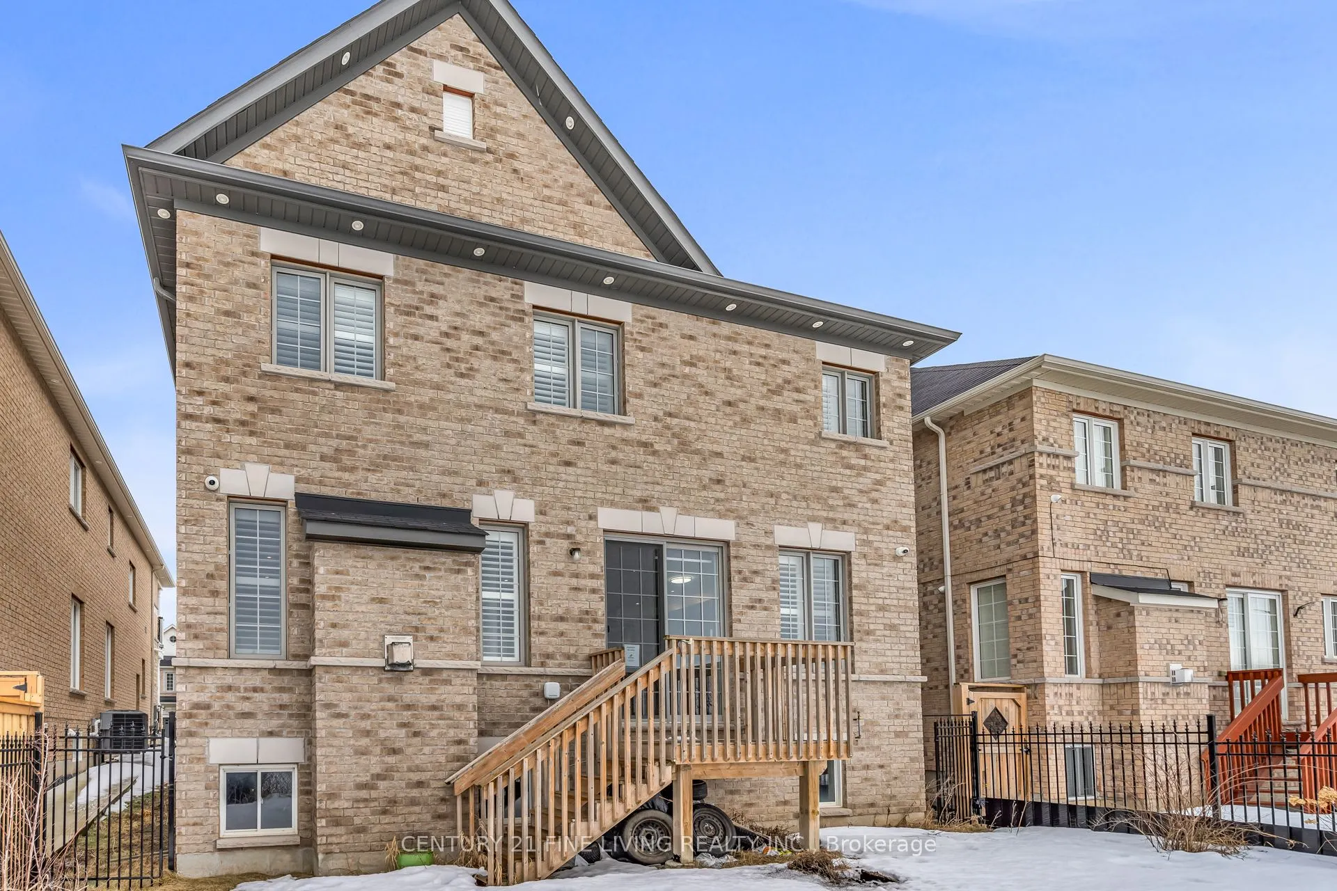 80 Hanbury Crescent