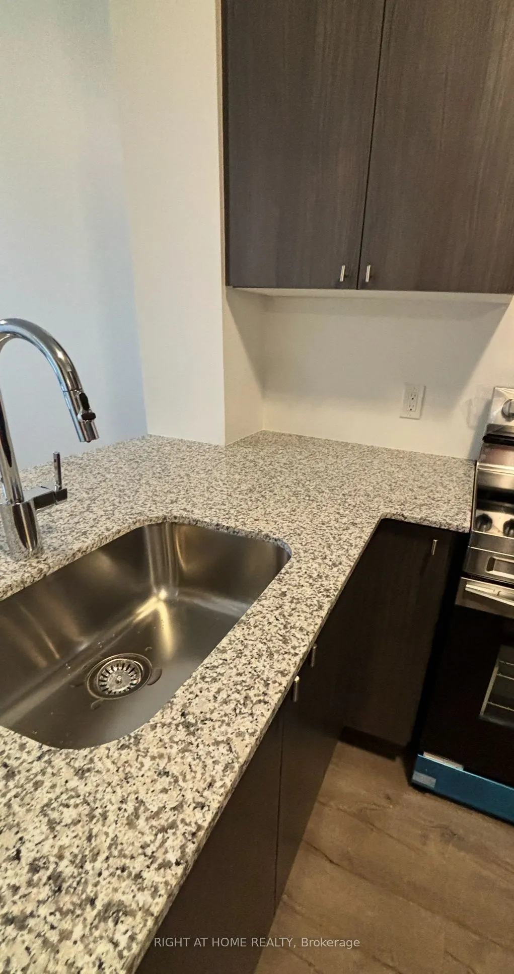 470 Gordon Krantz Avenue, #505