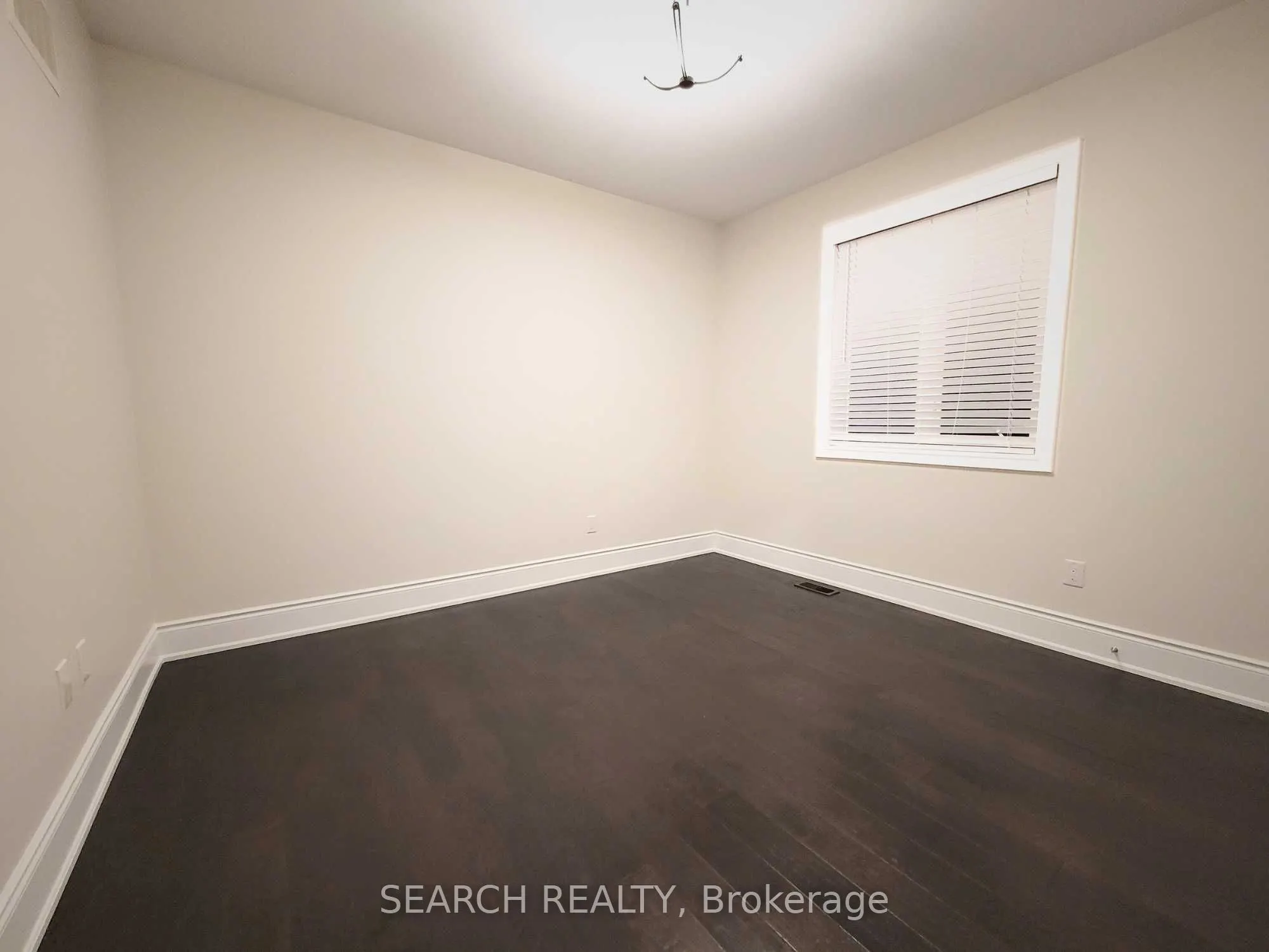 3045 Post Road