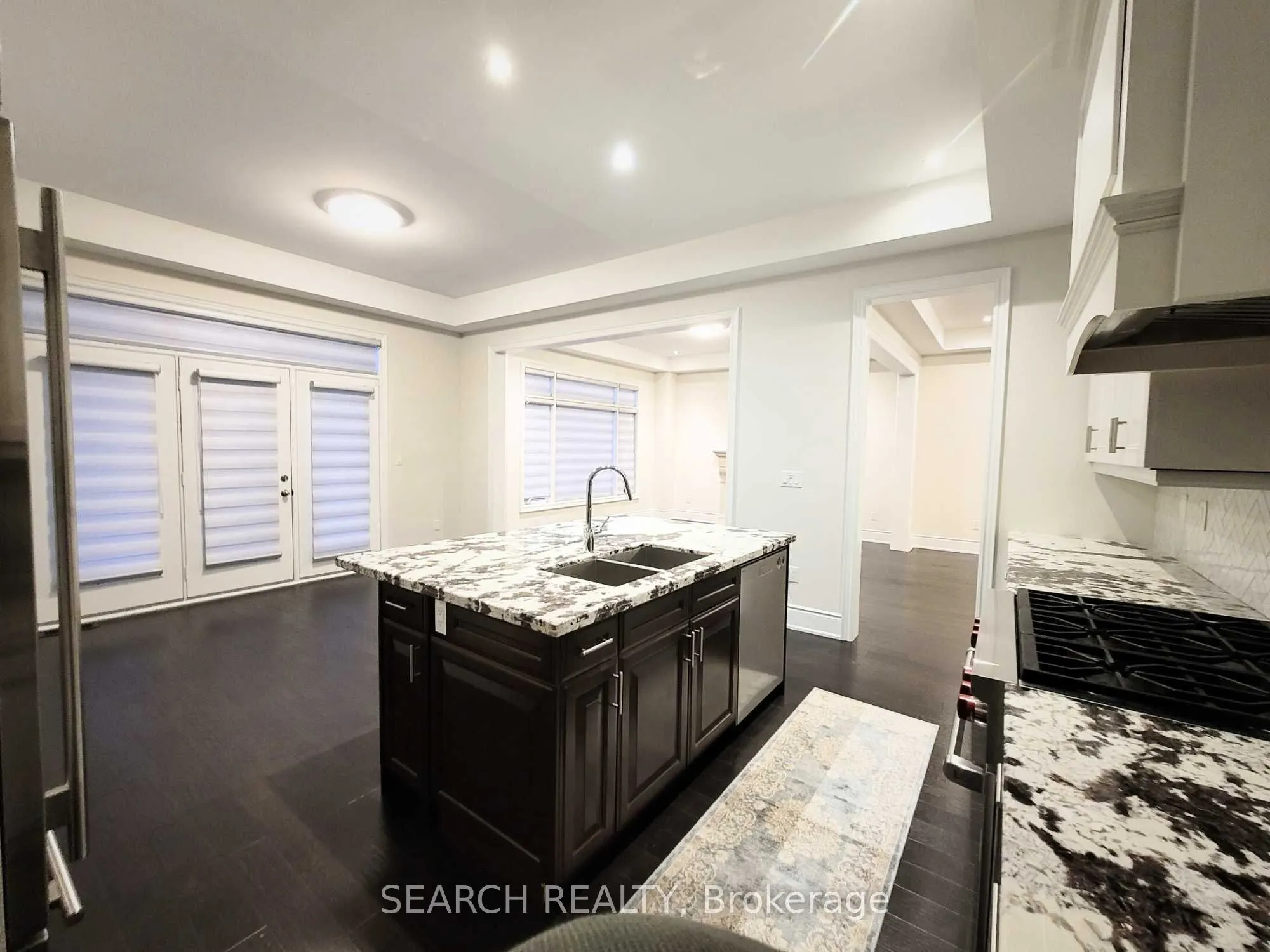 3045 Post Road