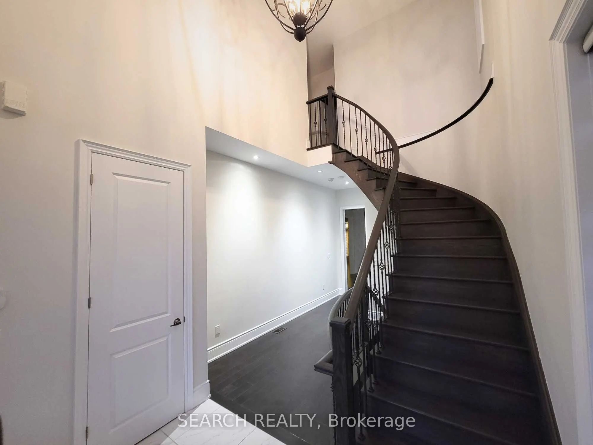 3045 Post Road