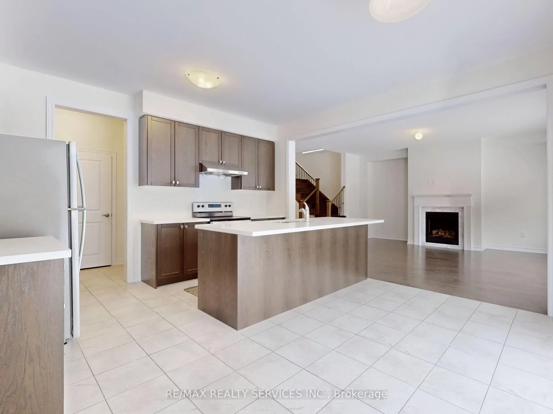 26 Spinland Street S