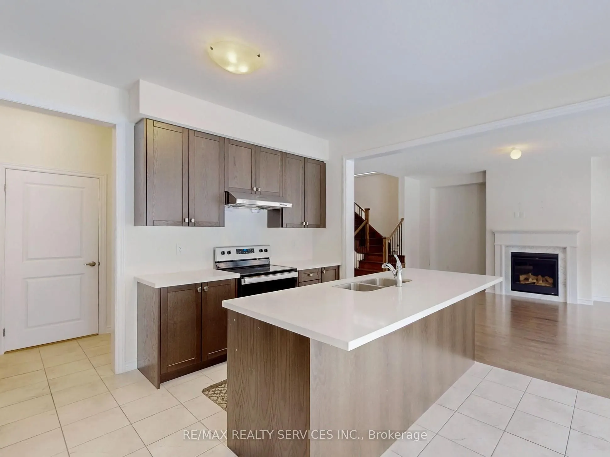 26 Spinland Street S