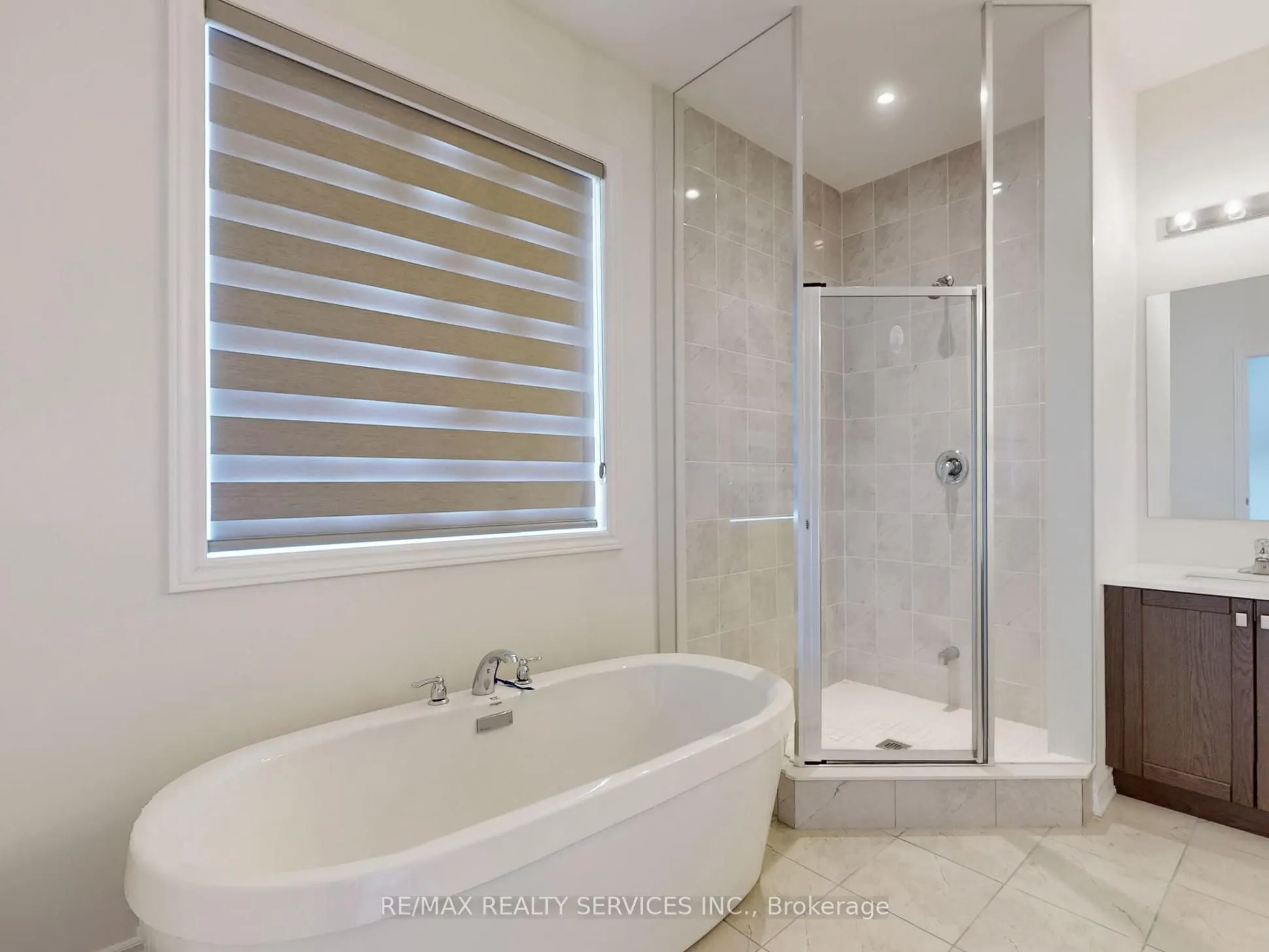 26 Spinland Street S