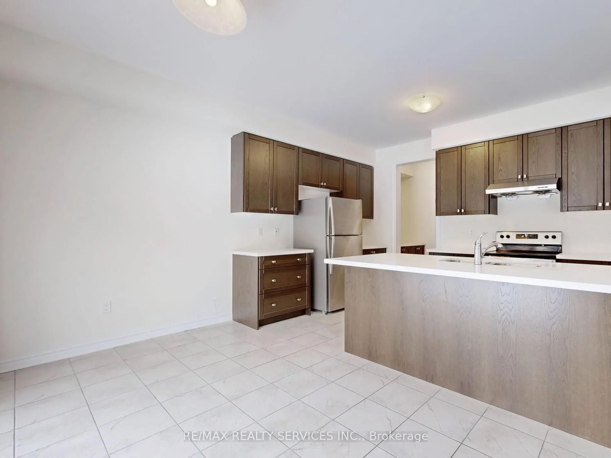 26 Spinland Street S