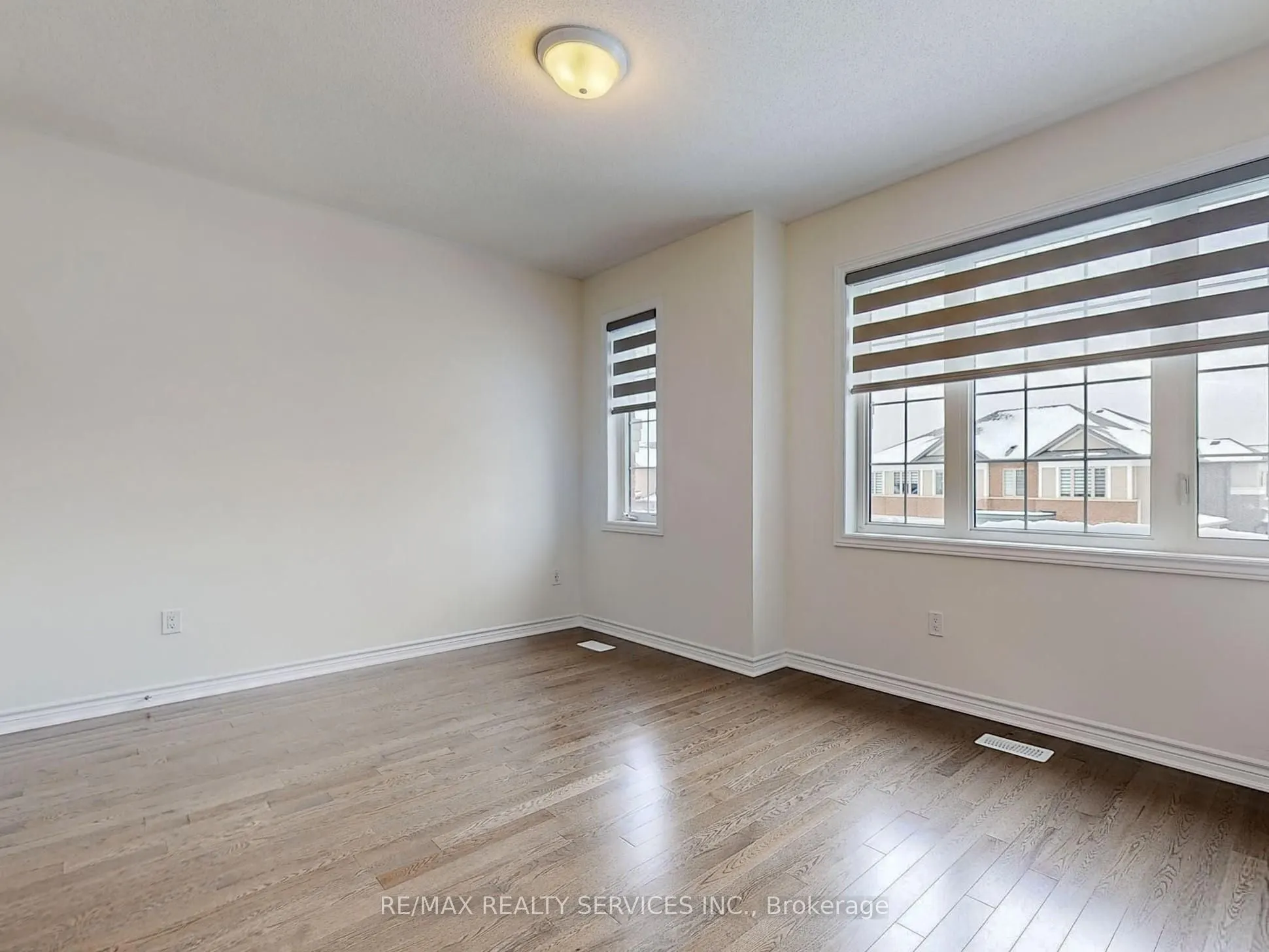 26 Spinland Street S