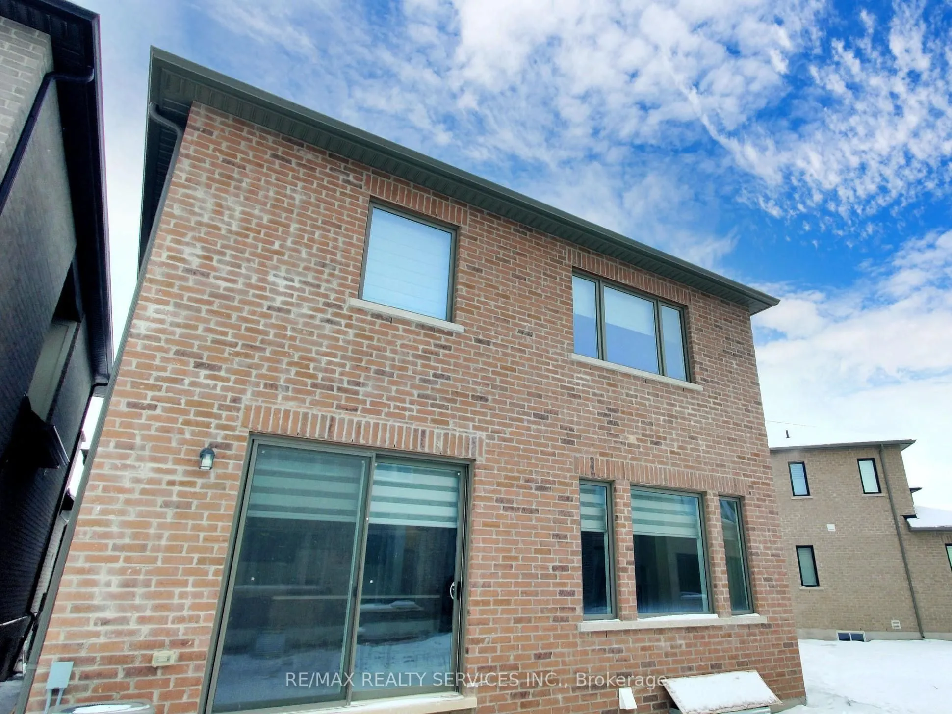 26 Spinland Street S