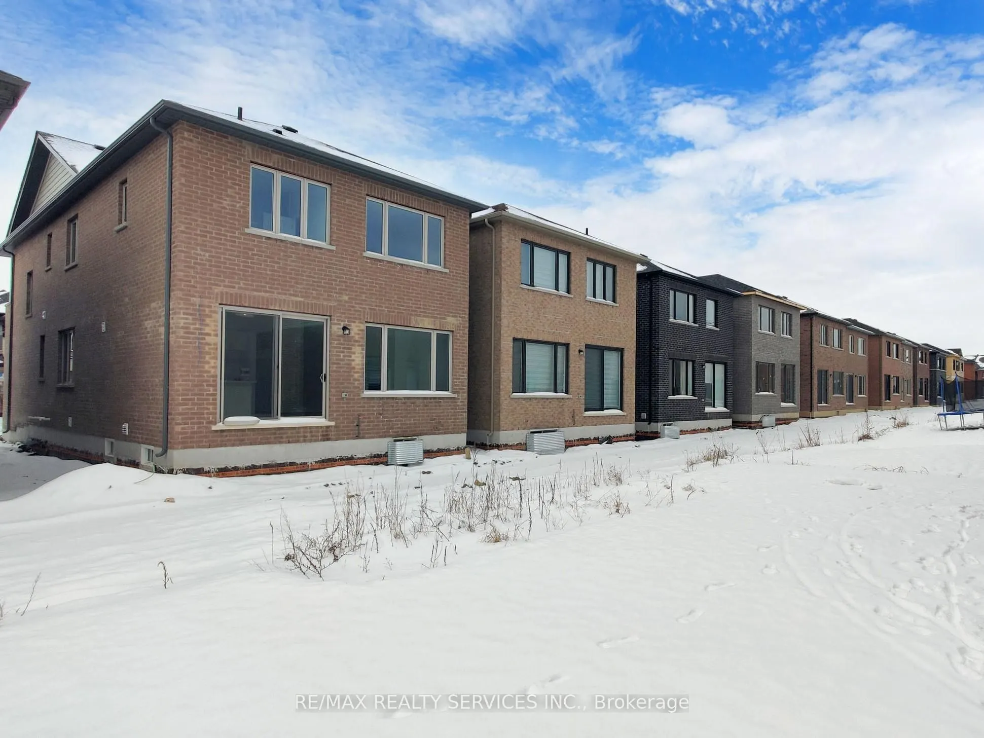 26 Spinland Street S