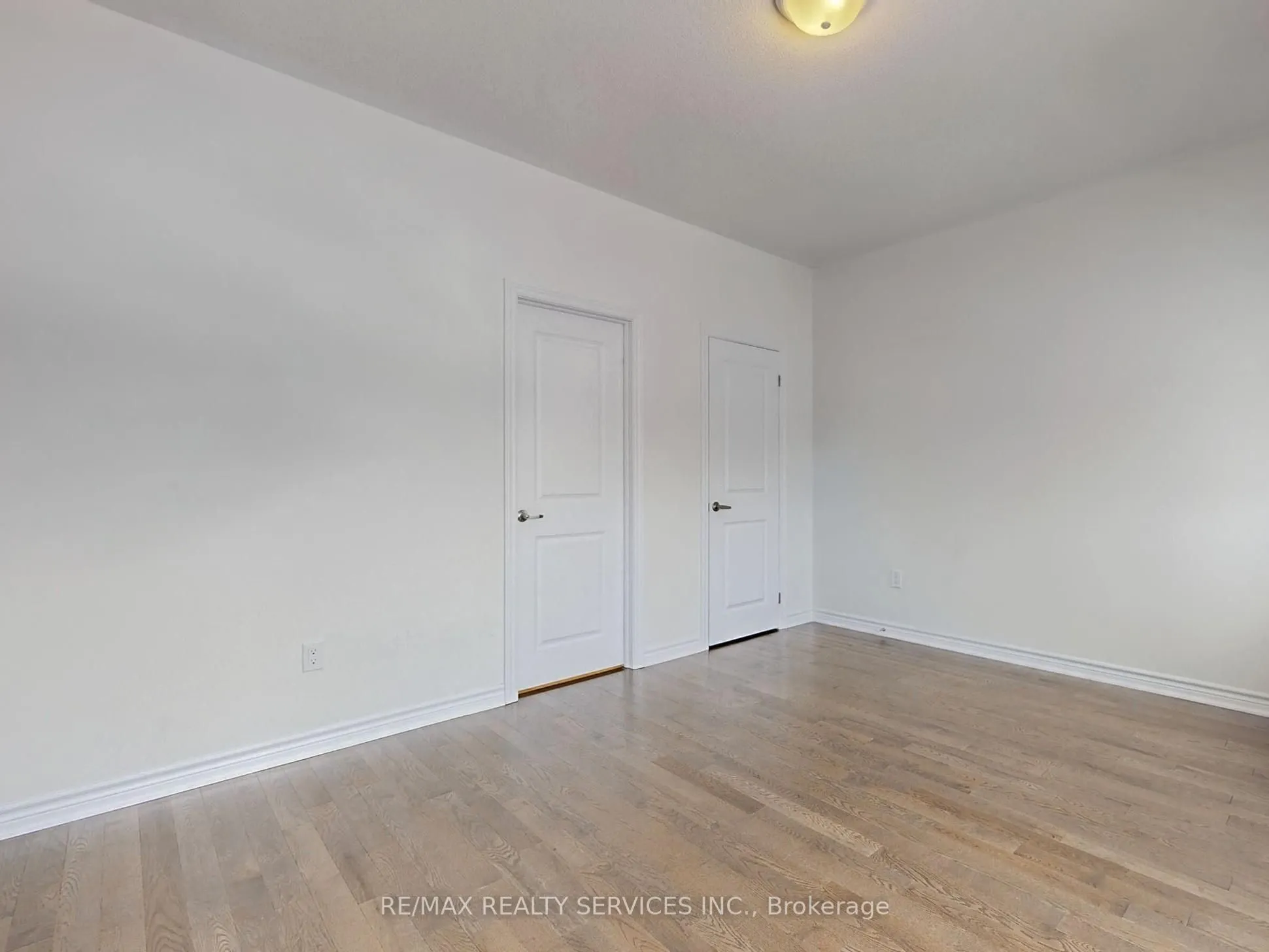 26 Spinland Street S
