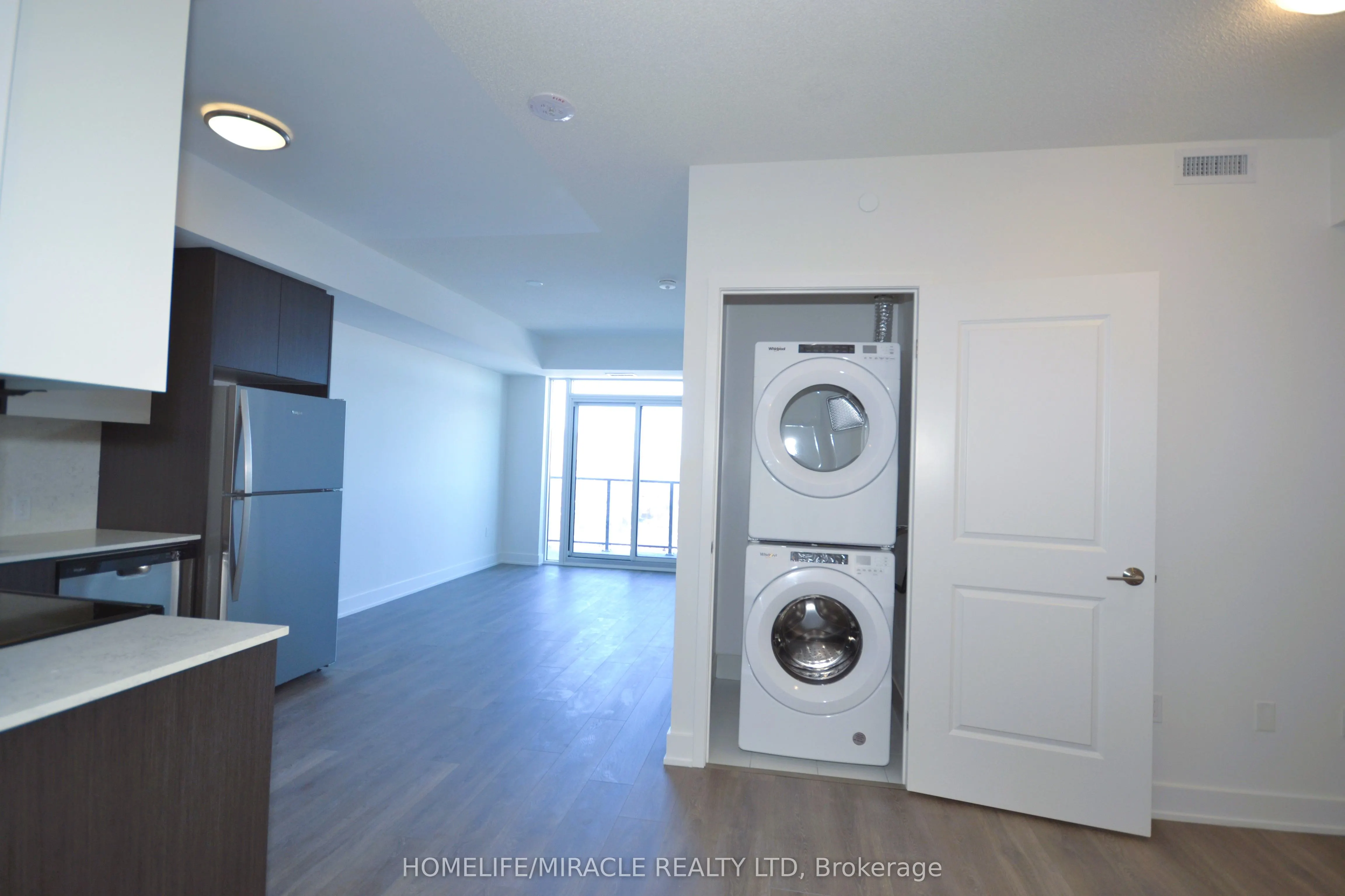 204 Burnhamthorpe Road E, #1506