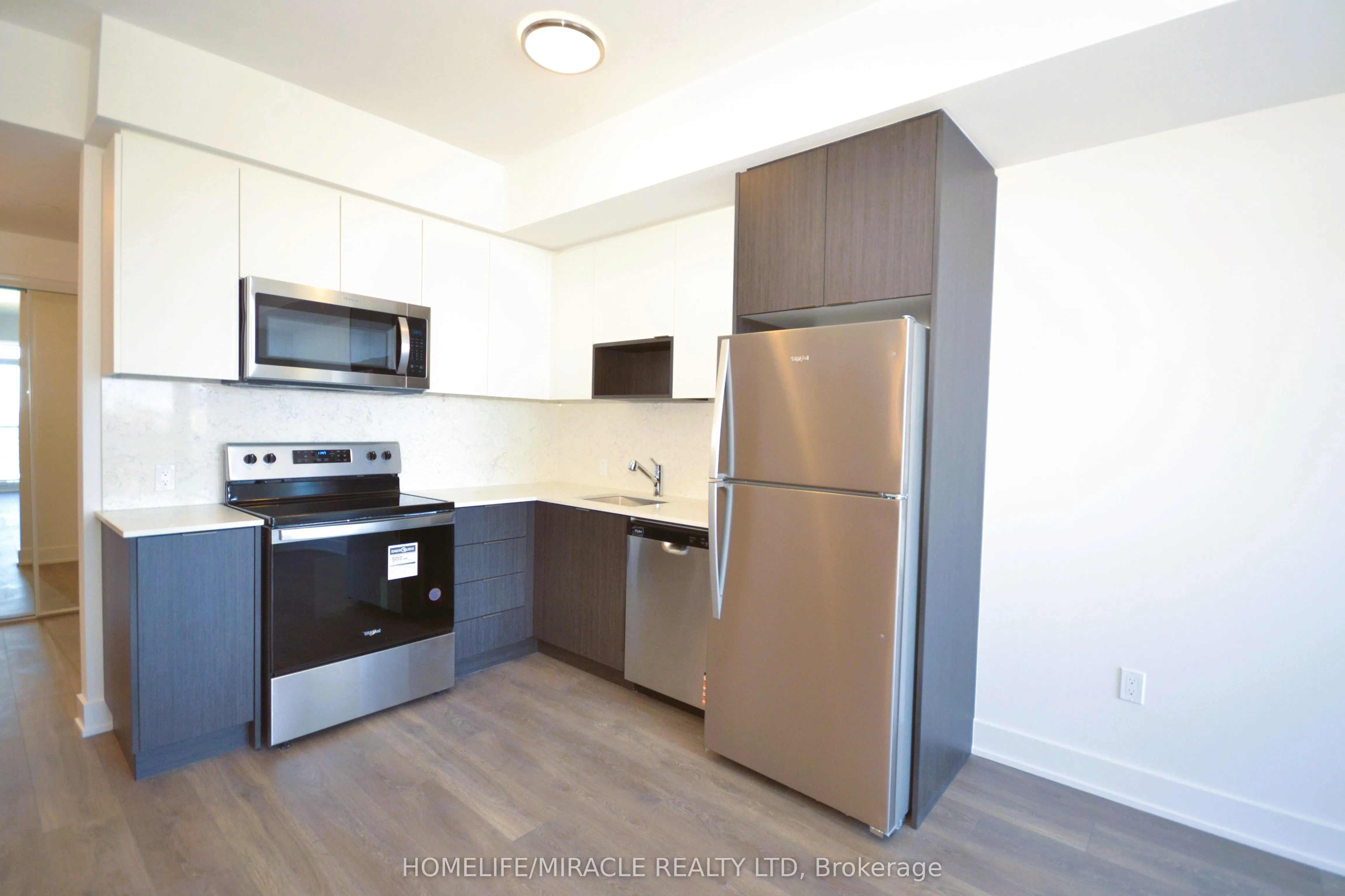 204 Burnhamthorpe Road E, #1506