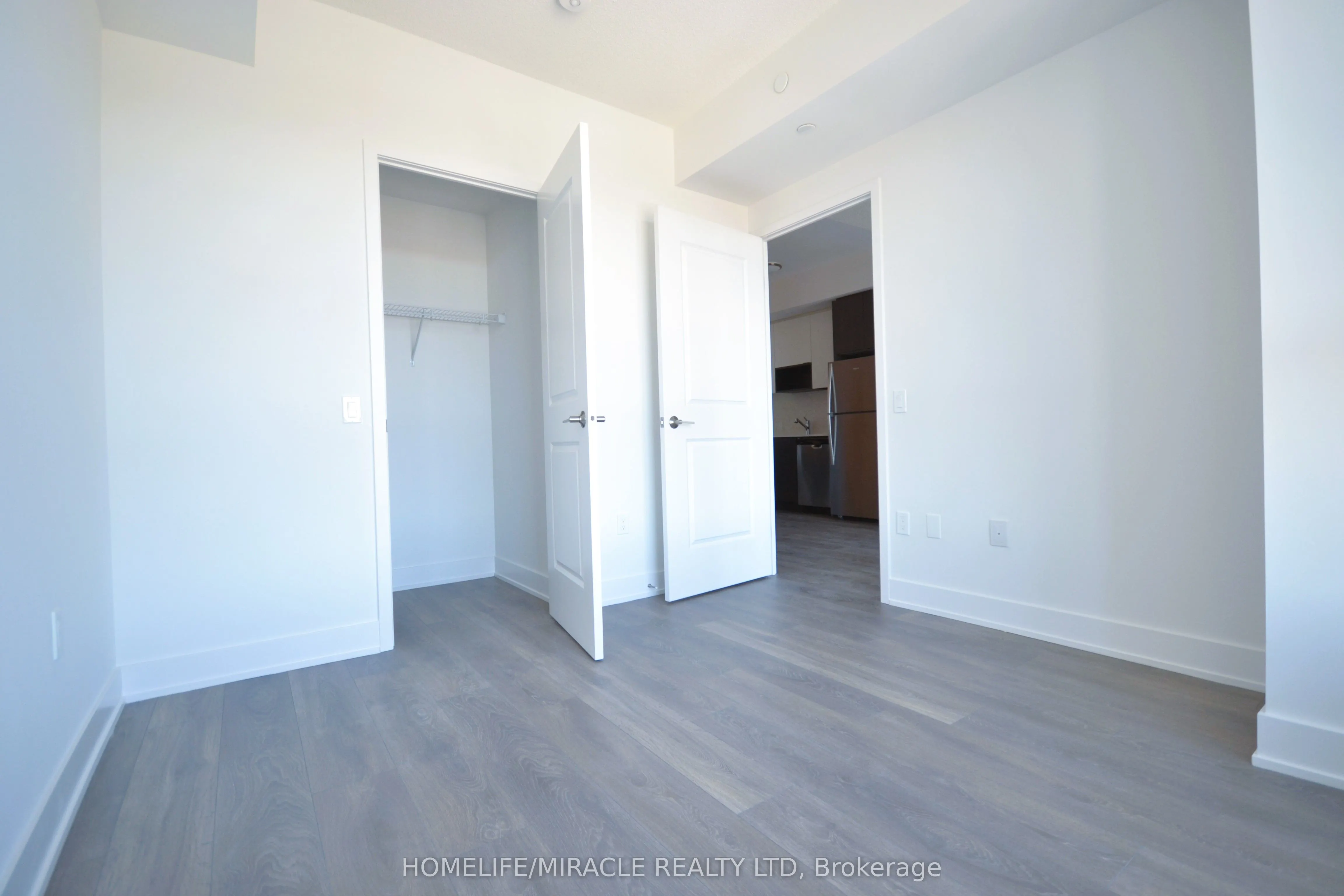 204 Burnhamthorpe Road E, #1506