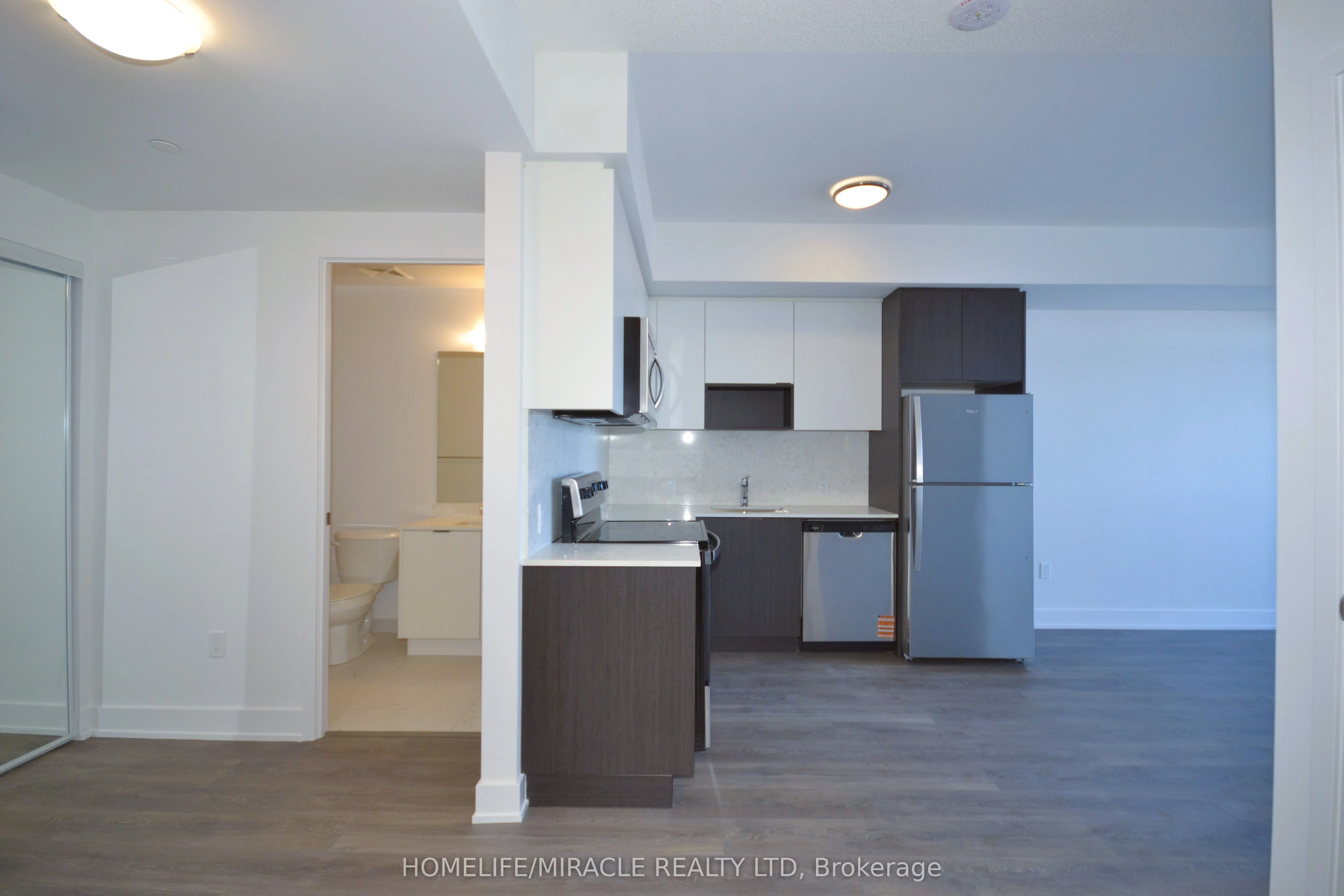 204 Burnhamthorpe Road E, #1506