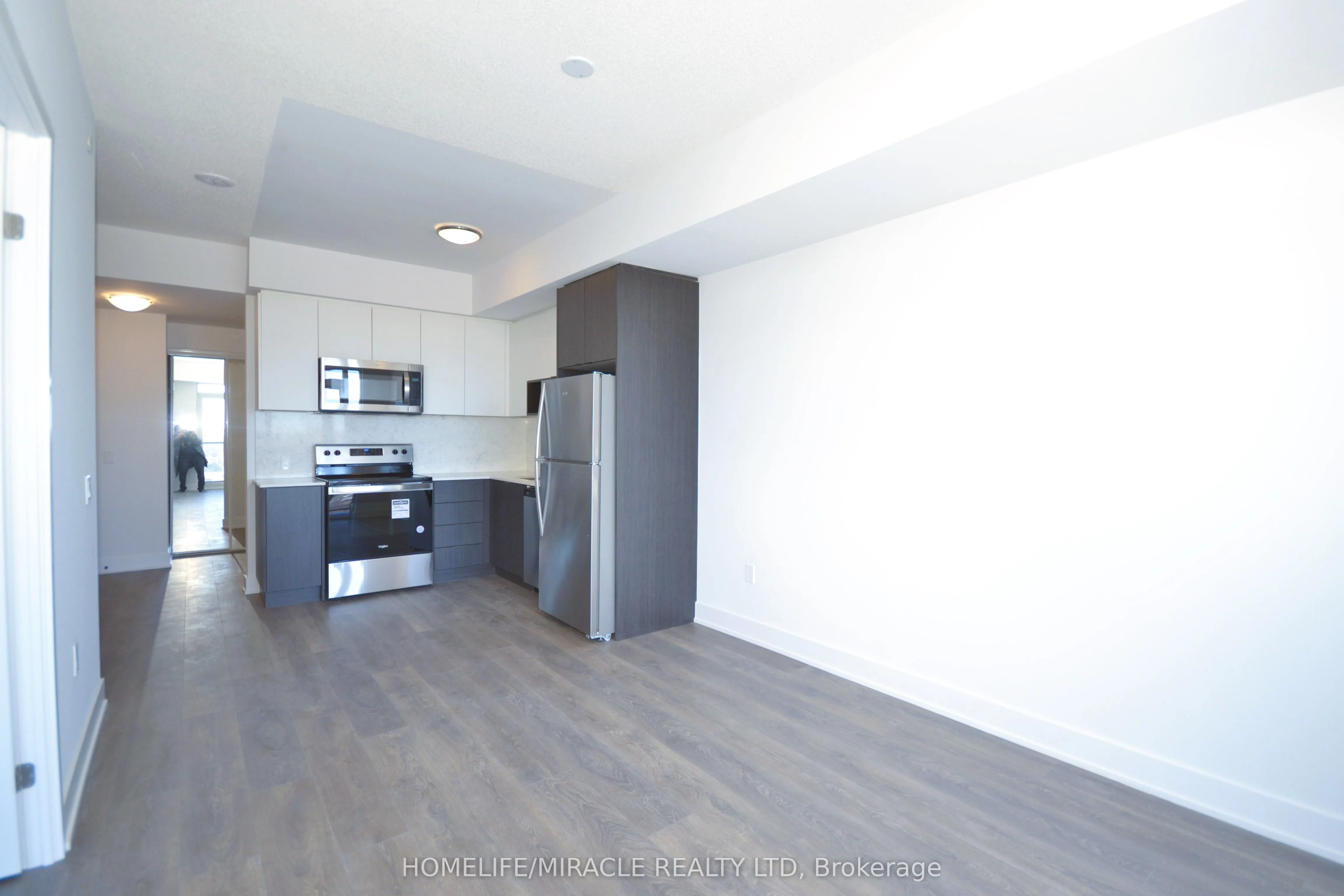 204 Burnhamthorpe Road E, #1506