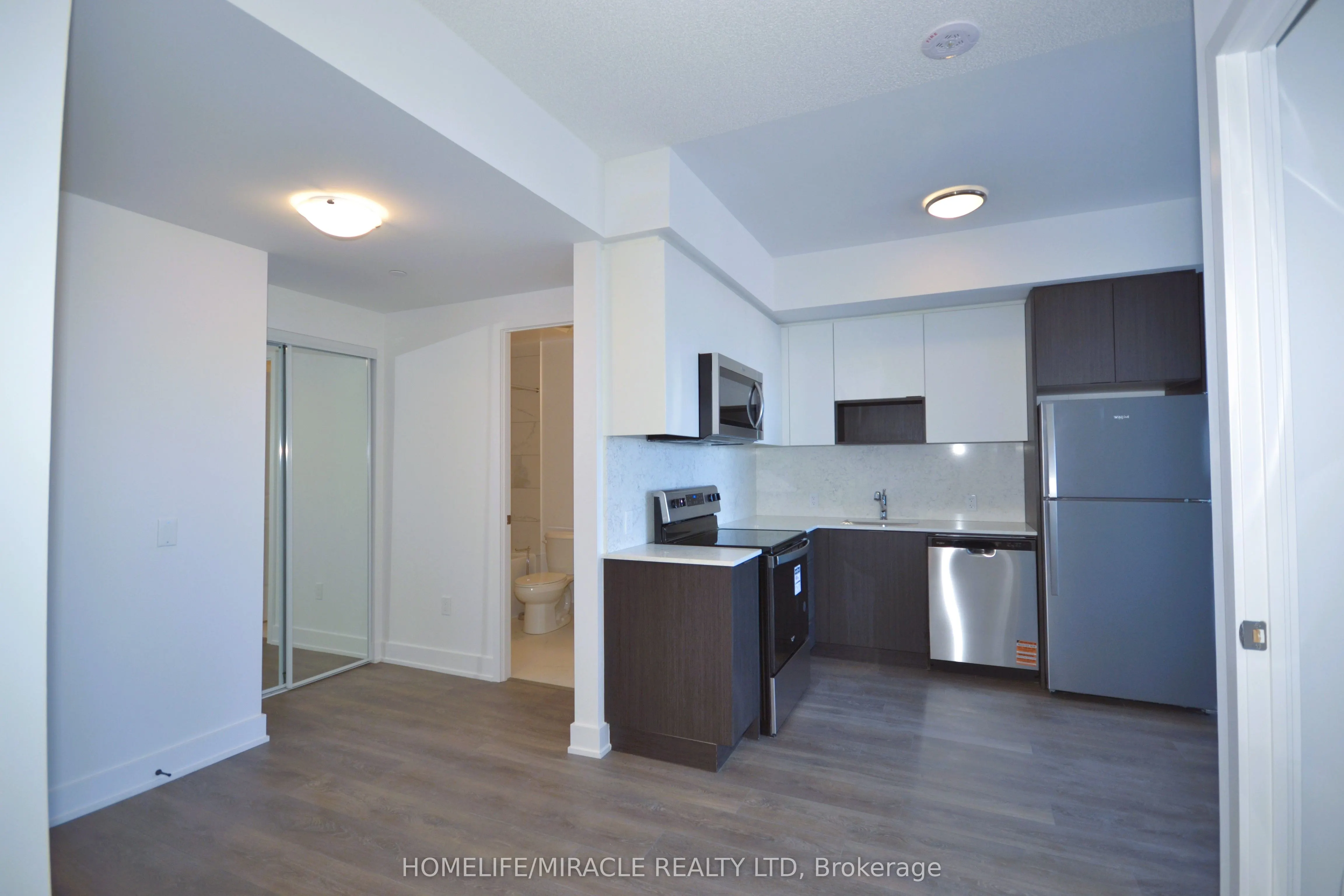 204 Burnhamthorpe Road E, #1506