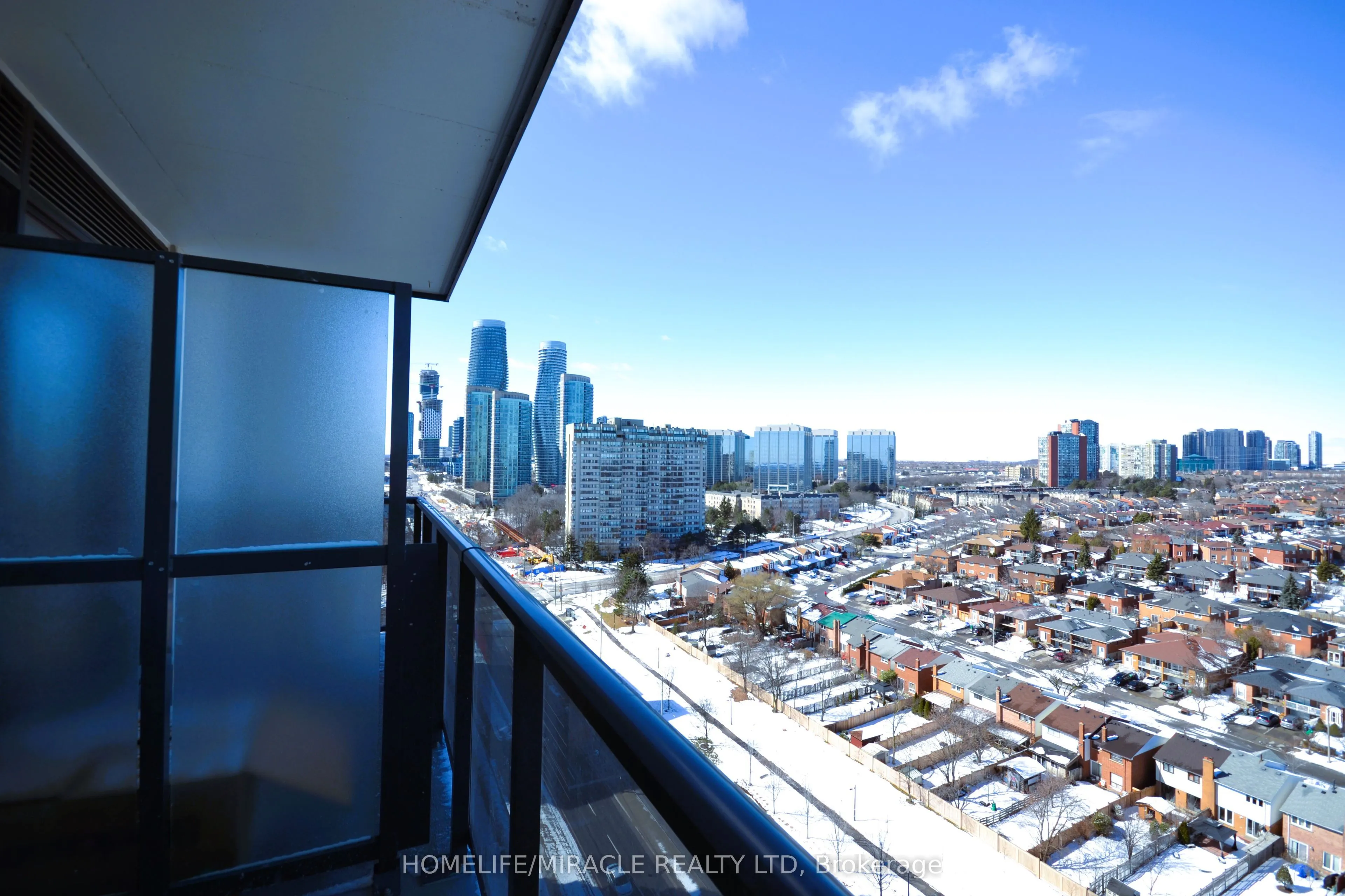 204 Burnhamthorpe Road E, #1506