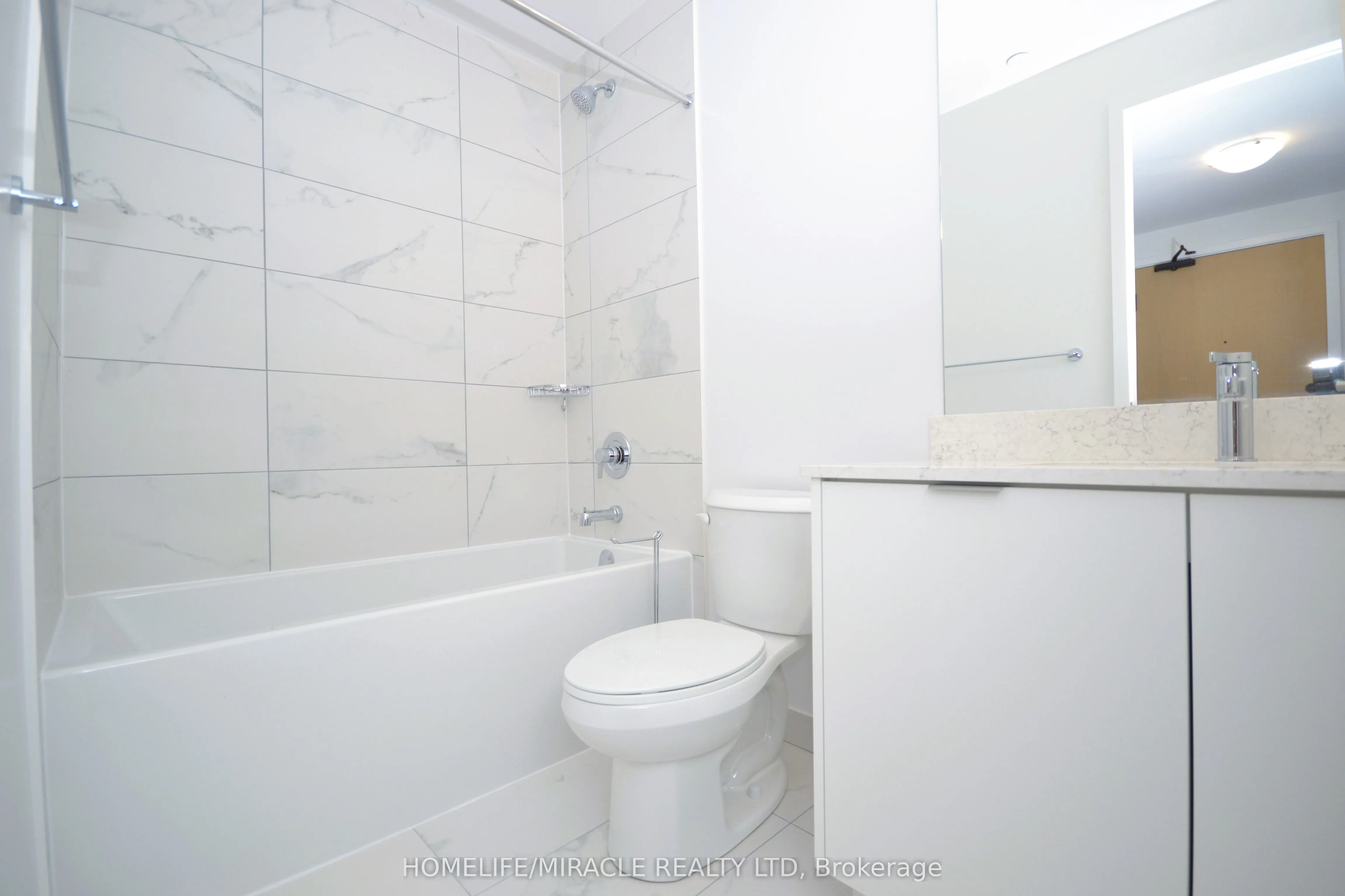 204 Burnhamthorpe Road E, #1506