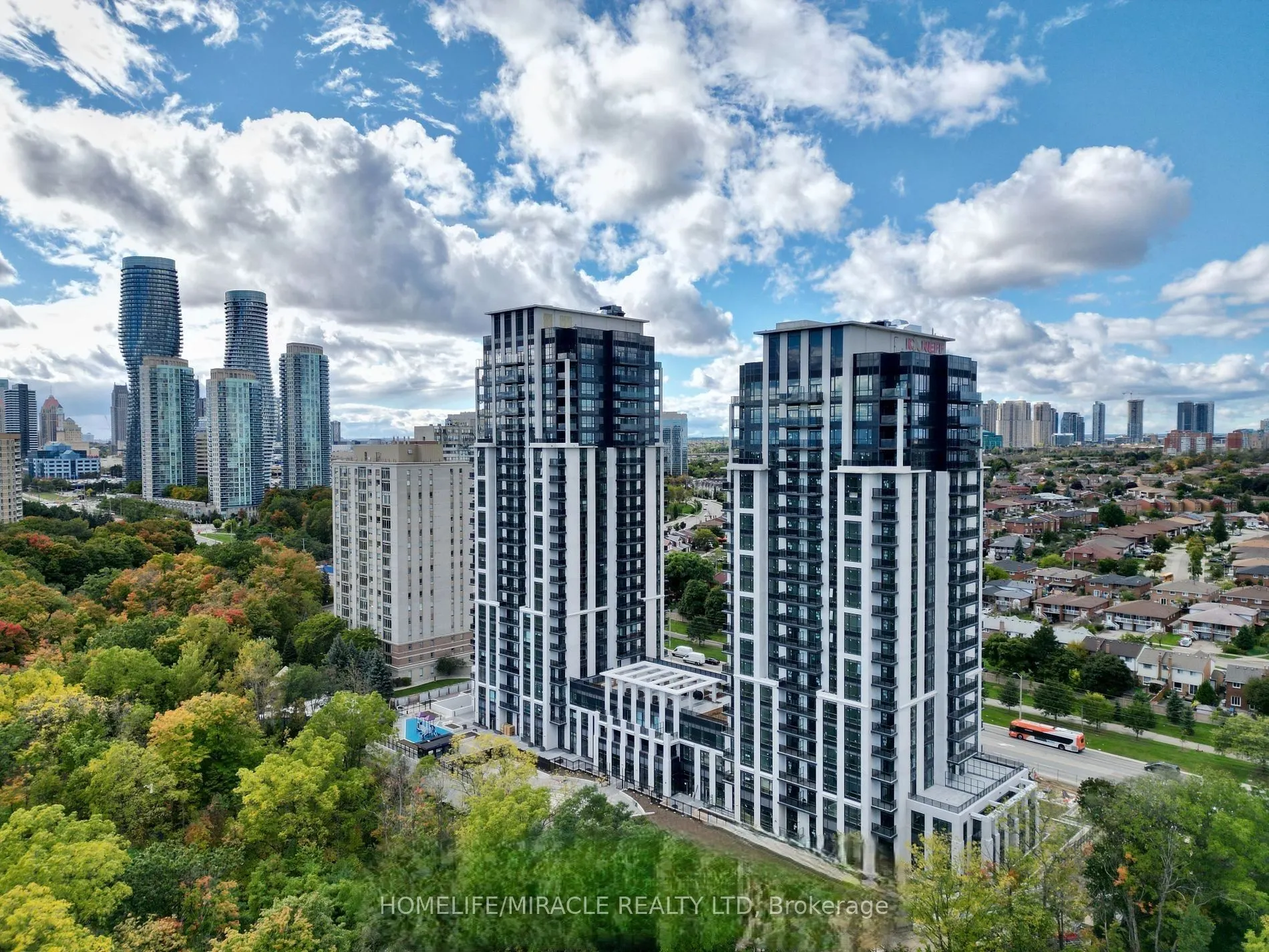 204 Burnhamthorpe Road E, #1506