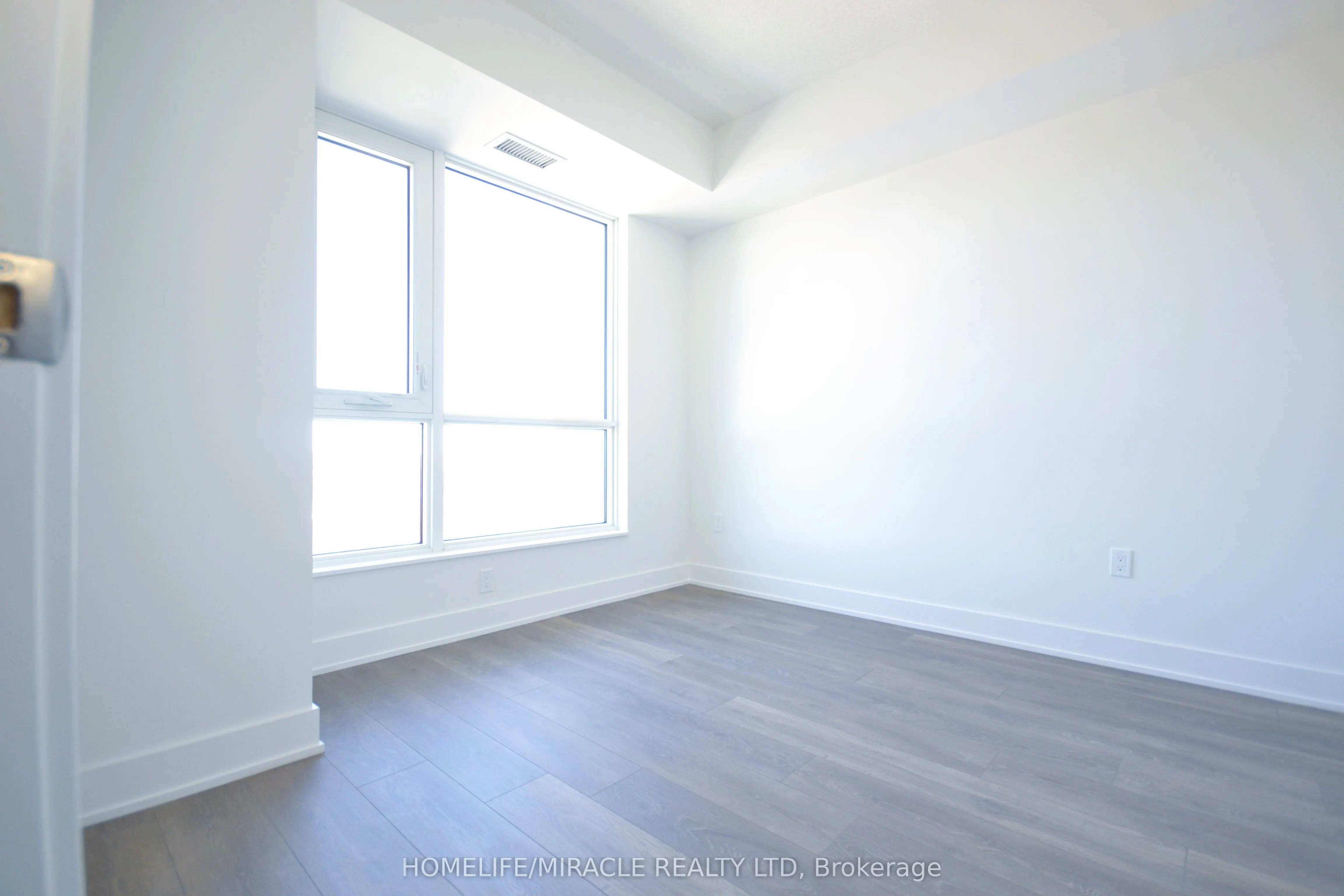 204 Burnhamthorpe Road E, #1506