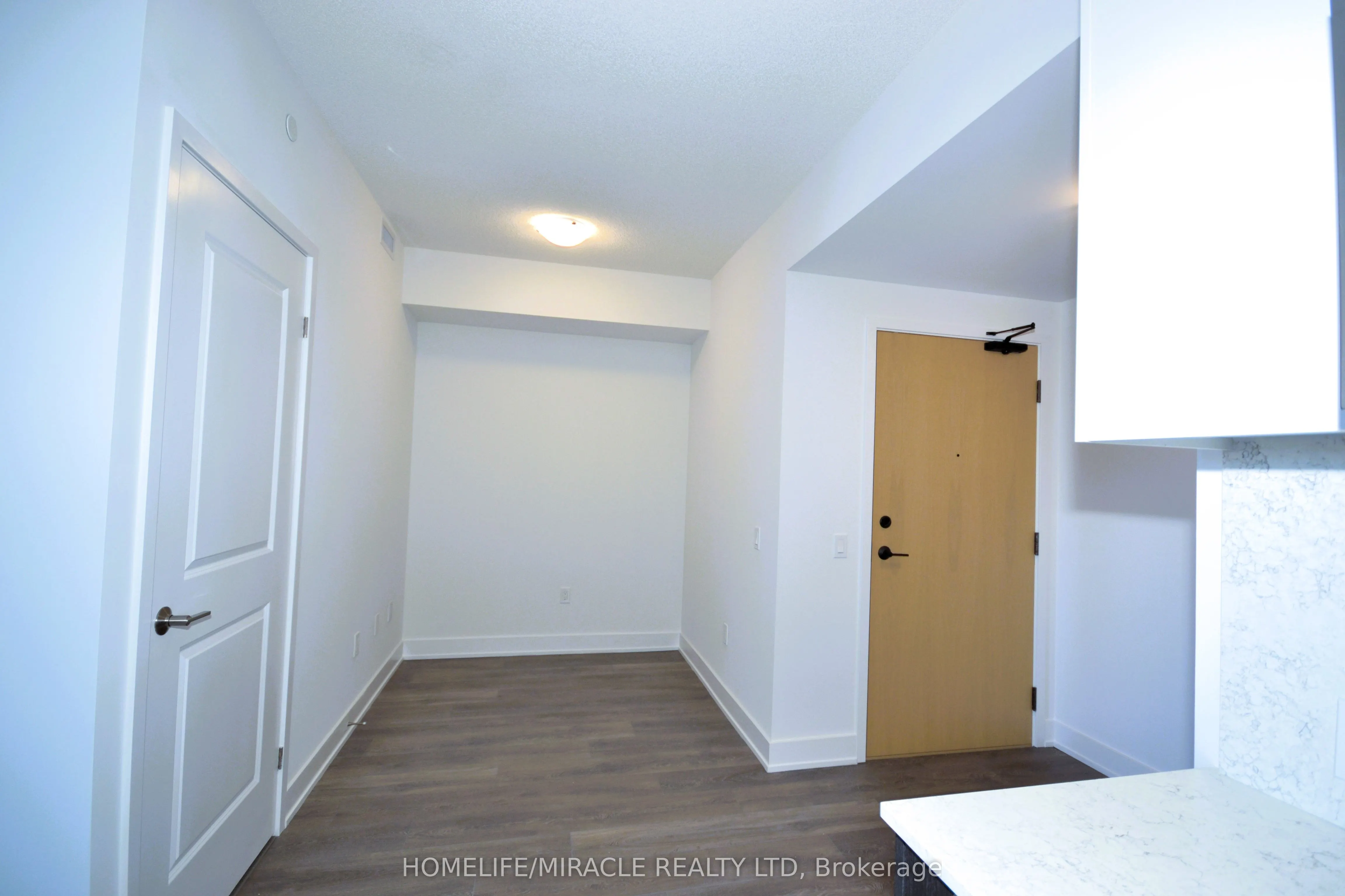 204 Burnhamthorpe Road E, #1506