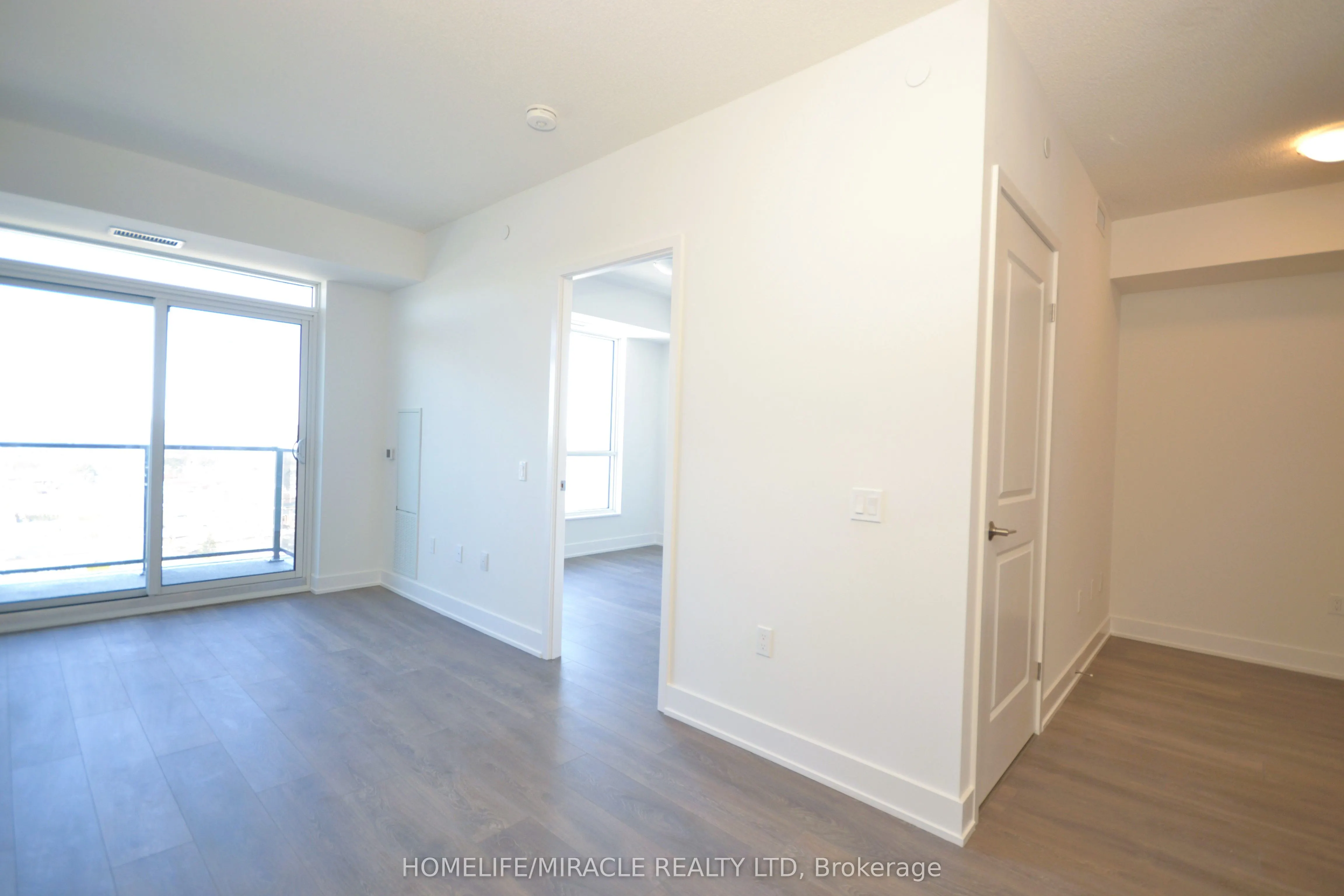204 Burnhamthorpe Road E, #1506