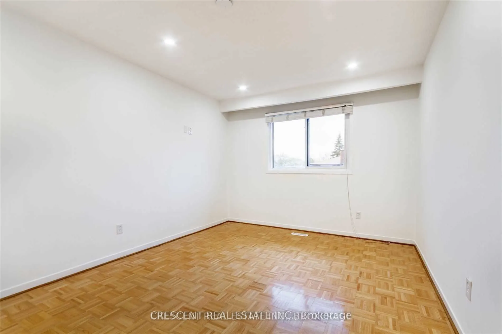 4036 Dunmow Crescent, #Upper