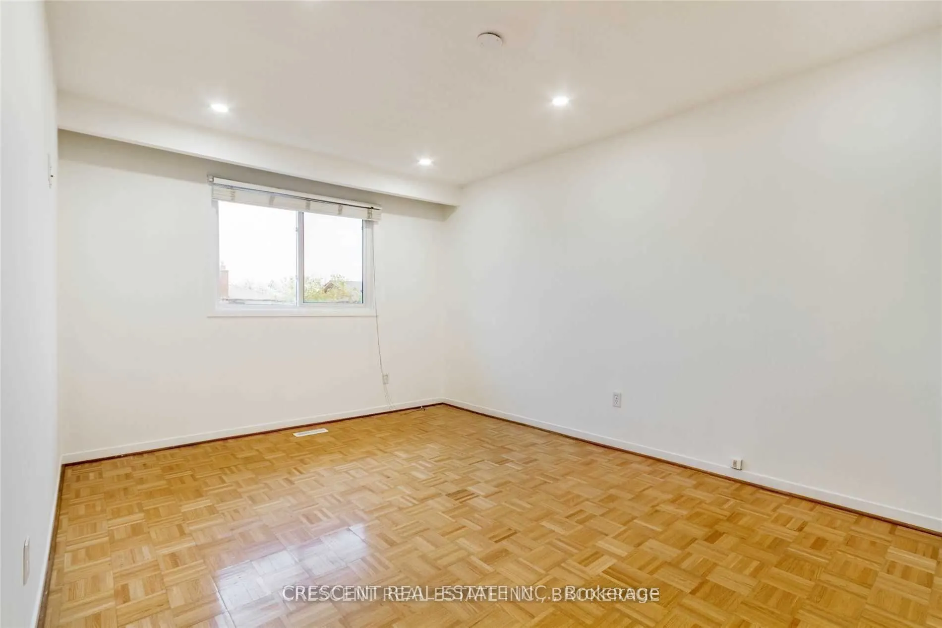 4036 Dunmow Crescent, #Upper