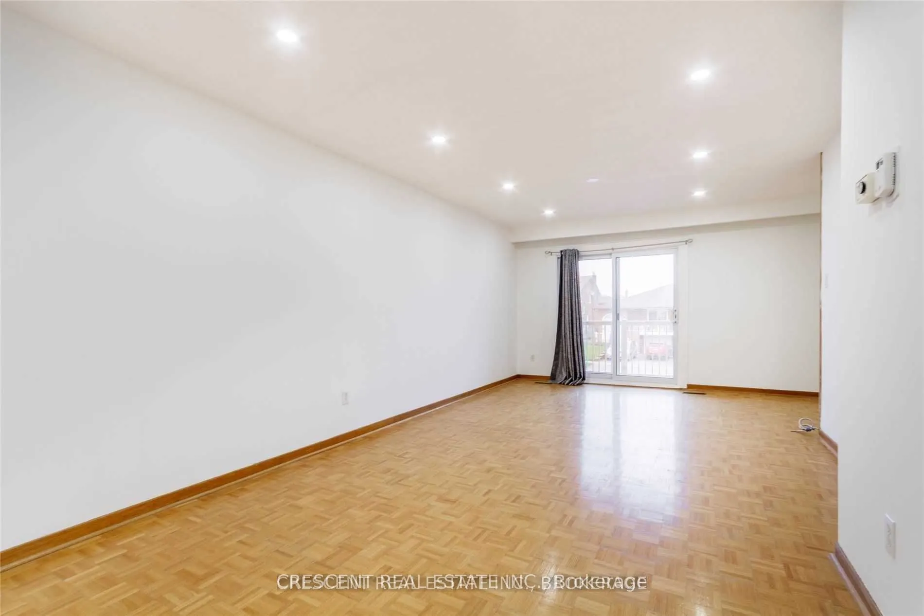 4036 Dunmow Crescent, #Upper