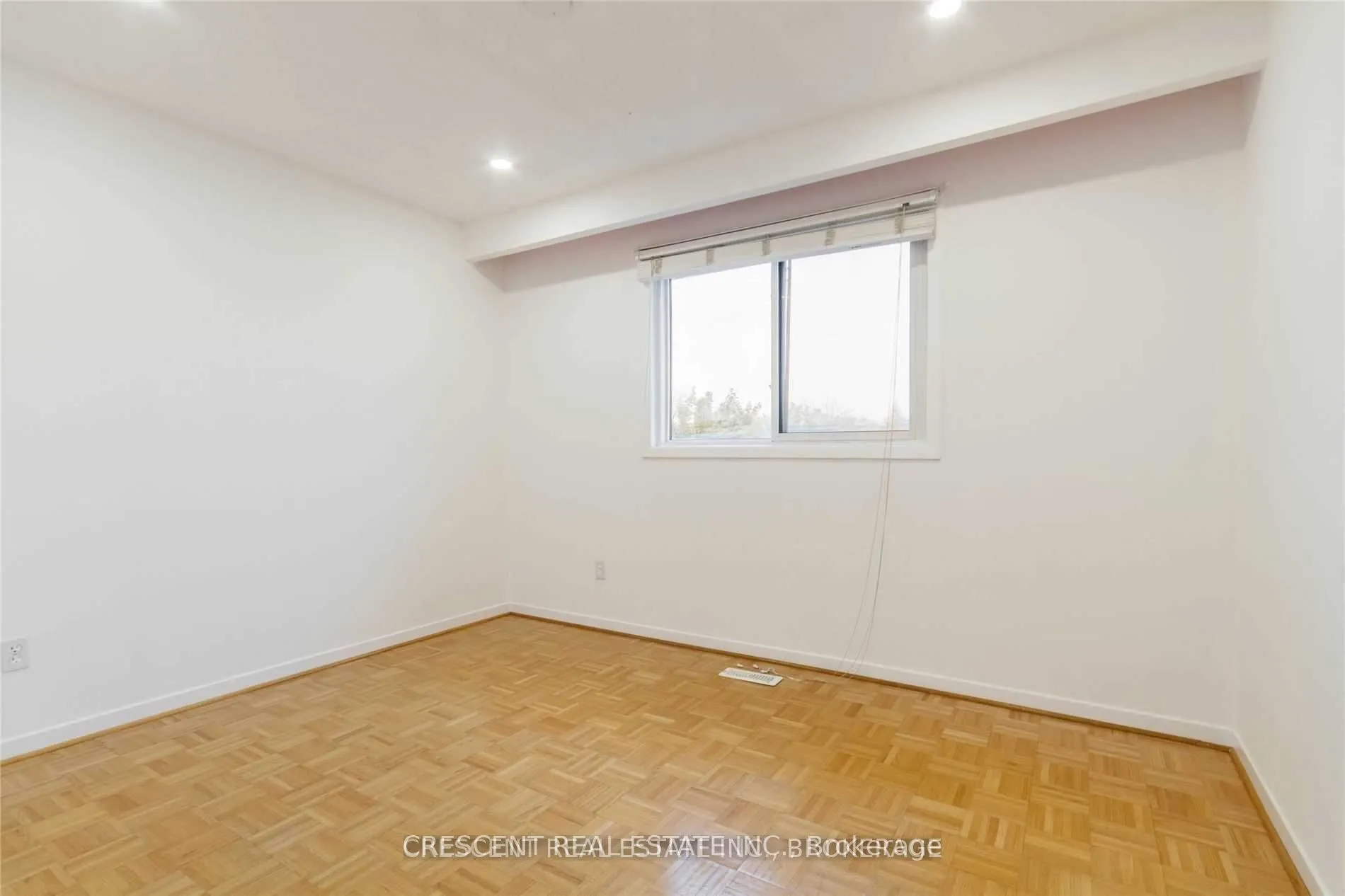 4036 Dunmow Crescent, #Upper