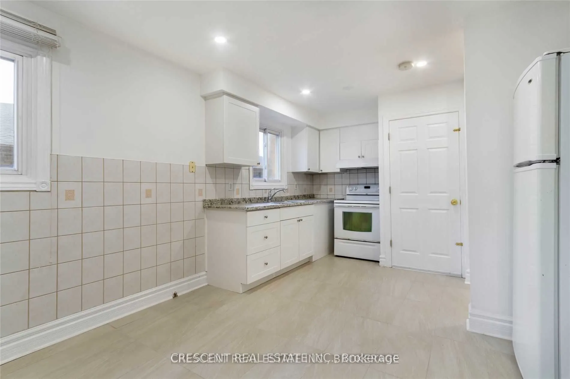 4036 Dunmow Crescent, #Upper