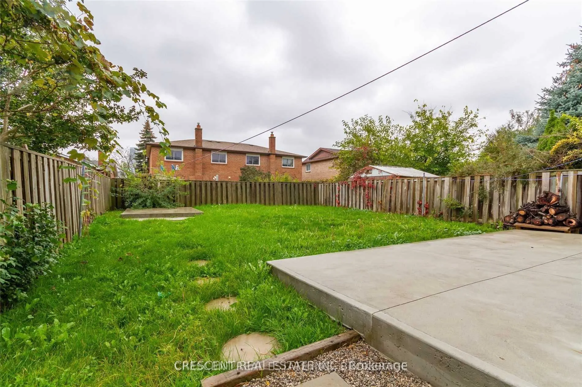 4036 Dunmow Crescent, #Upper