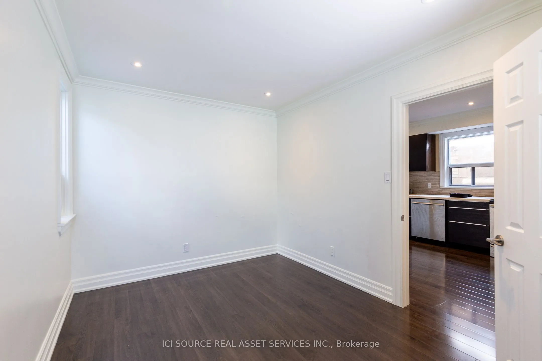 253 Lakeshore Road E, #C