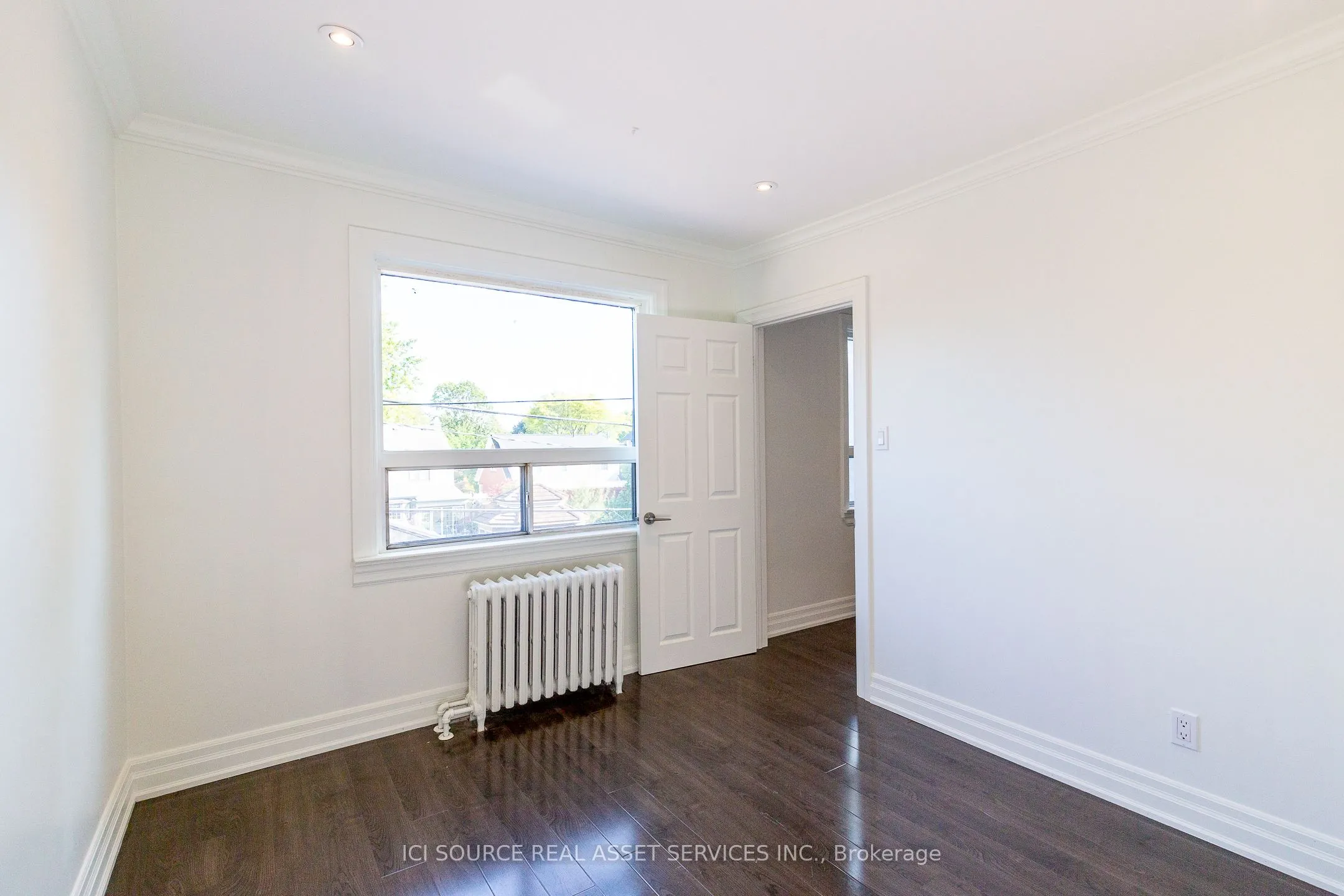 253 Lakeshore Road E, #C