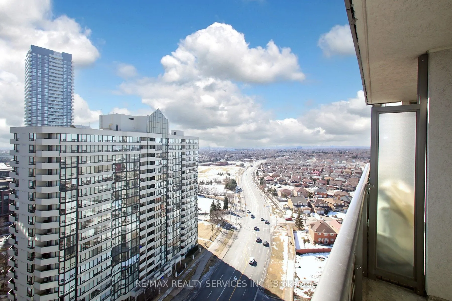 335 Rathburn Road W, #2007