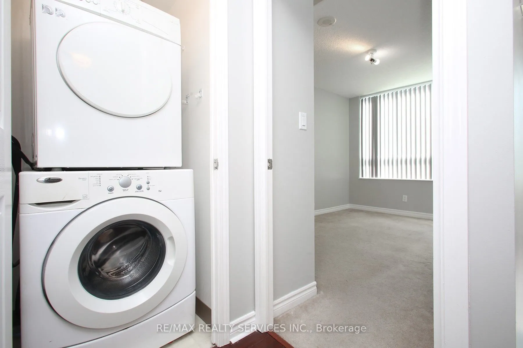 335 Rathburn Road W, #2007