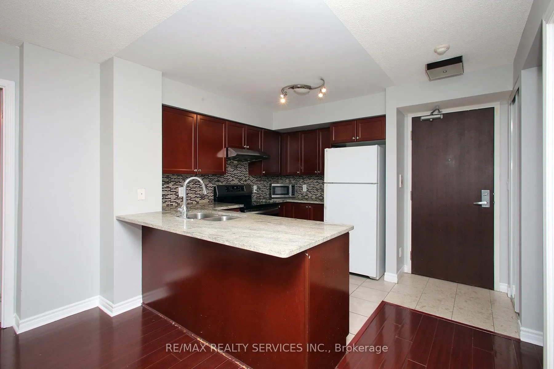 335 Rathburn Road W, #2007
