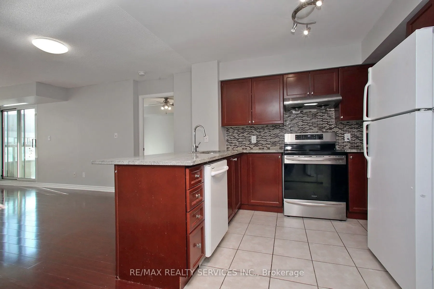 335 Rathburn Road W, #2007
