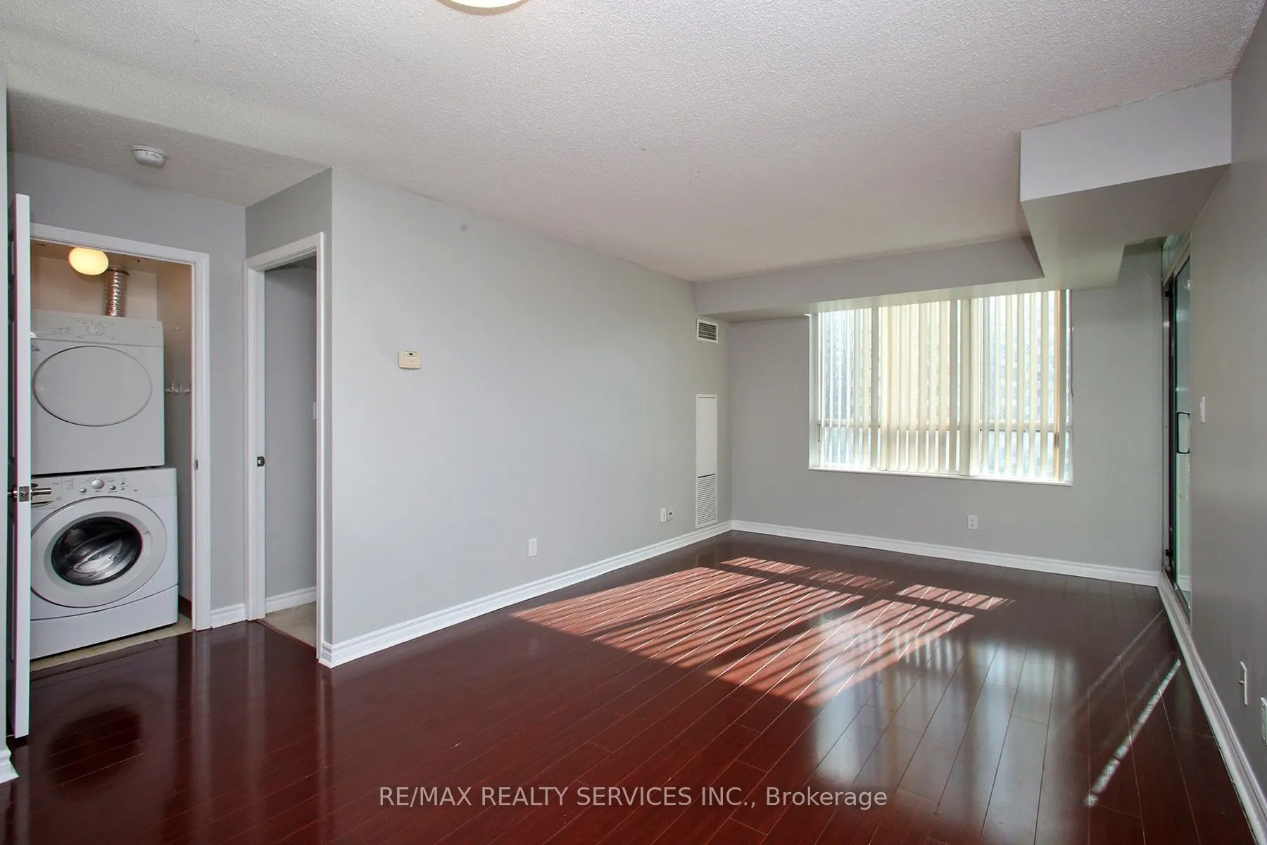335 Rathburn Road W, #2007